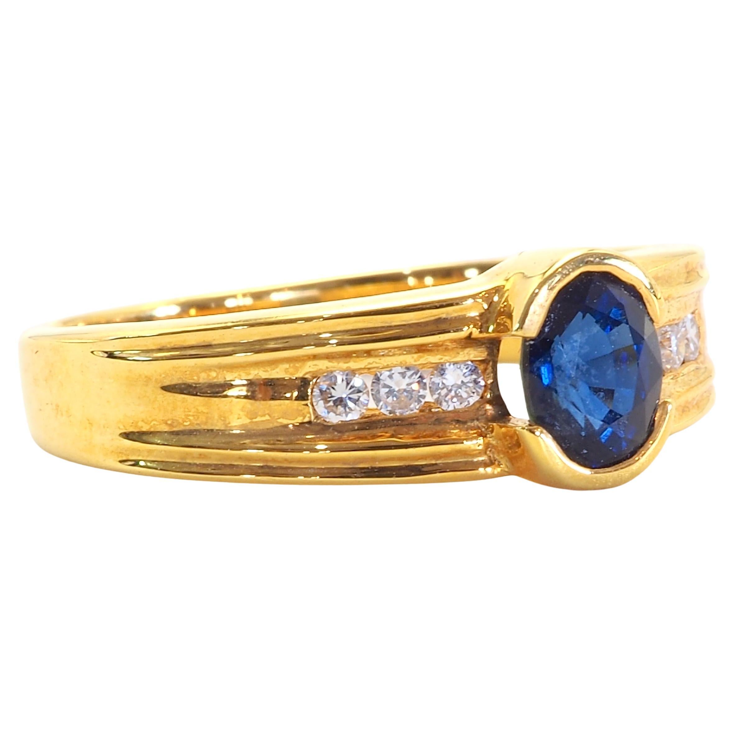18K Gold 0.60ct Bezel Blue Sapphire & 0.10ct Diamond Band Ring In New Condition For Sale In เกาะสมุย, TH