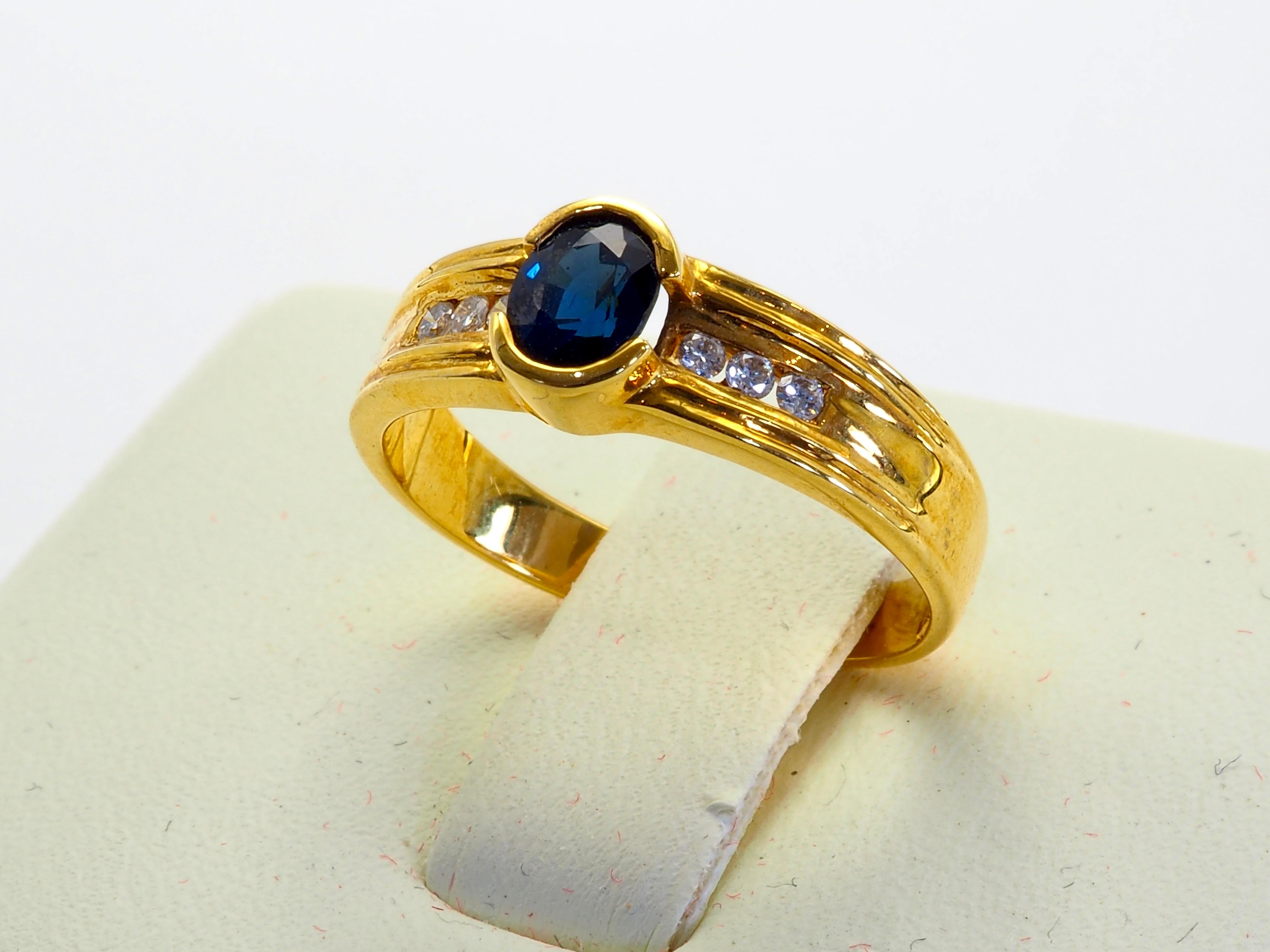 18K Gold 0.60ct Bezel Blue Sapphire & 0.10ct Diamond Band Ring For Sale 3