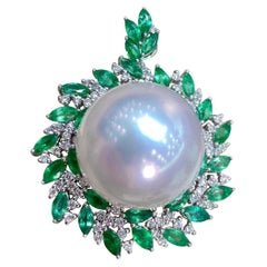 【Crown Radiance】Imperial Garden Aurora South Sea Pearl Emerald Pendant