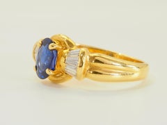 18K Gold 0,60ct Oval Vivid Blue Sapphire & 0,30ct Diamant Akzent Ring