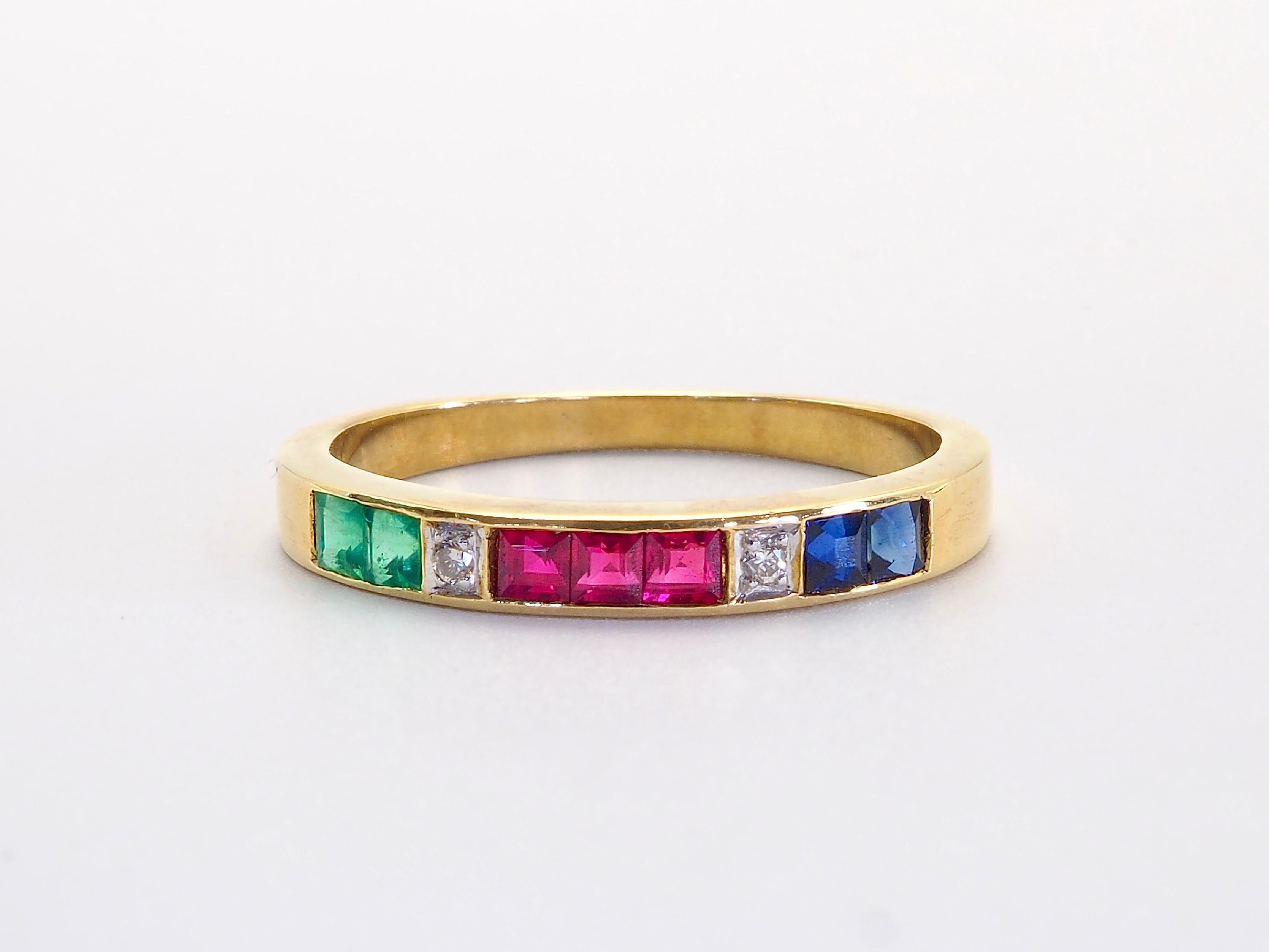 18K Gold 0.60ct Squared Muti- Stones & 0.02ct Diamond Fine Vintage Band Ring In Excellent Condition For Sale In เกาะสมุย, TH