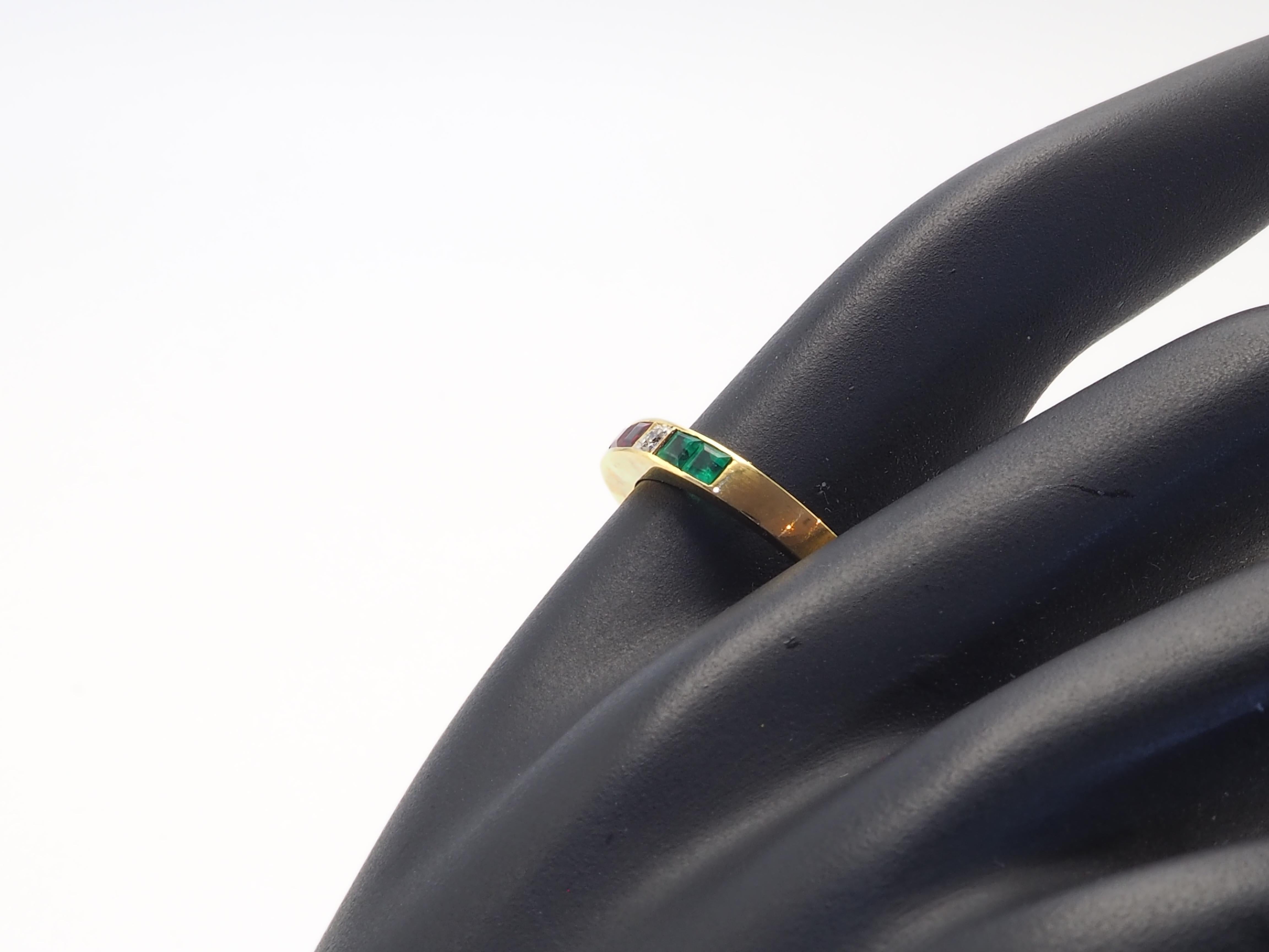 18K Gold 0.60ct Squared Muti- Stones & 0.02ct Diamond Fine Vintage Band Ring For Sale 1