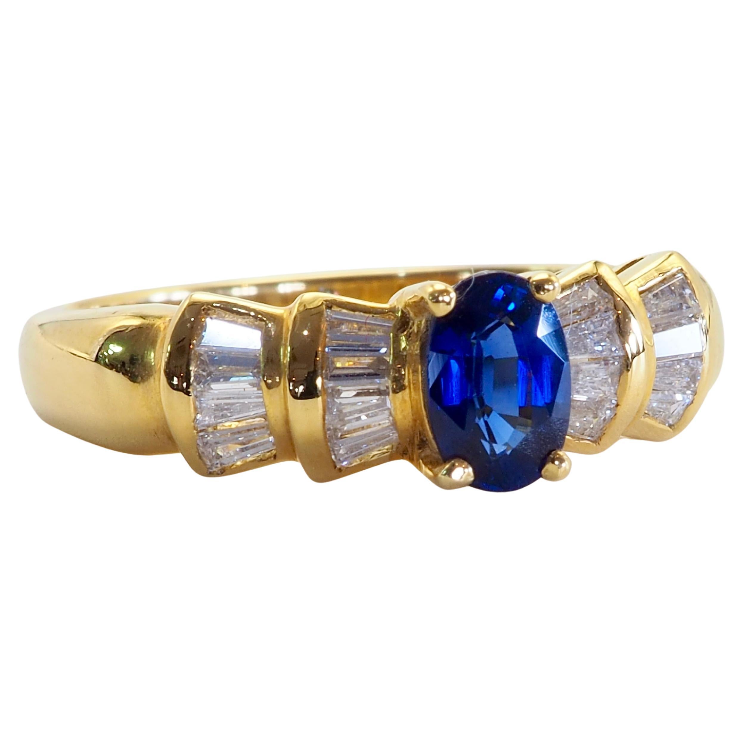 18K Gold 0.60ct Vivid Blue Sapphire & 0.30ct Baguette Diamond Fine Ring In New Condition For Sale In เกาะสมุย, TH