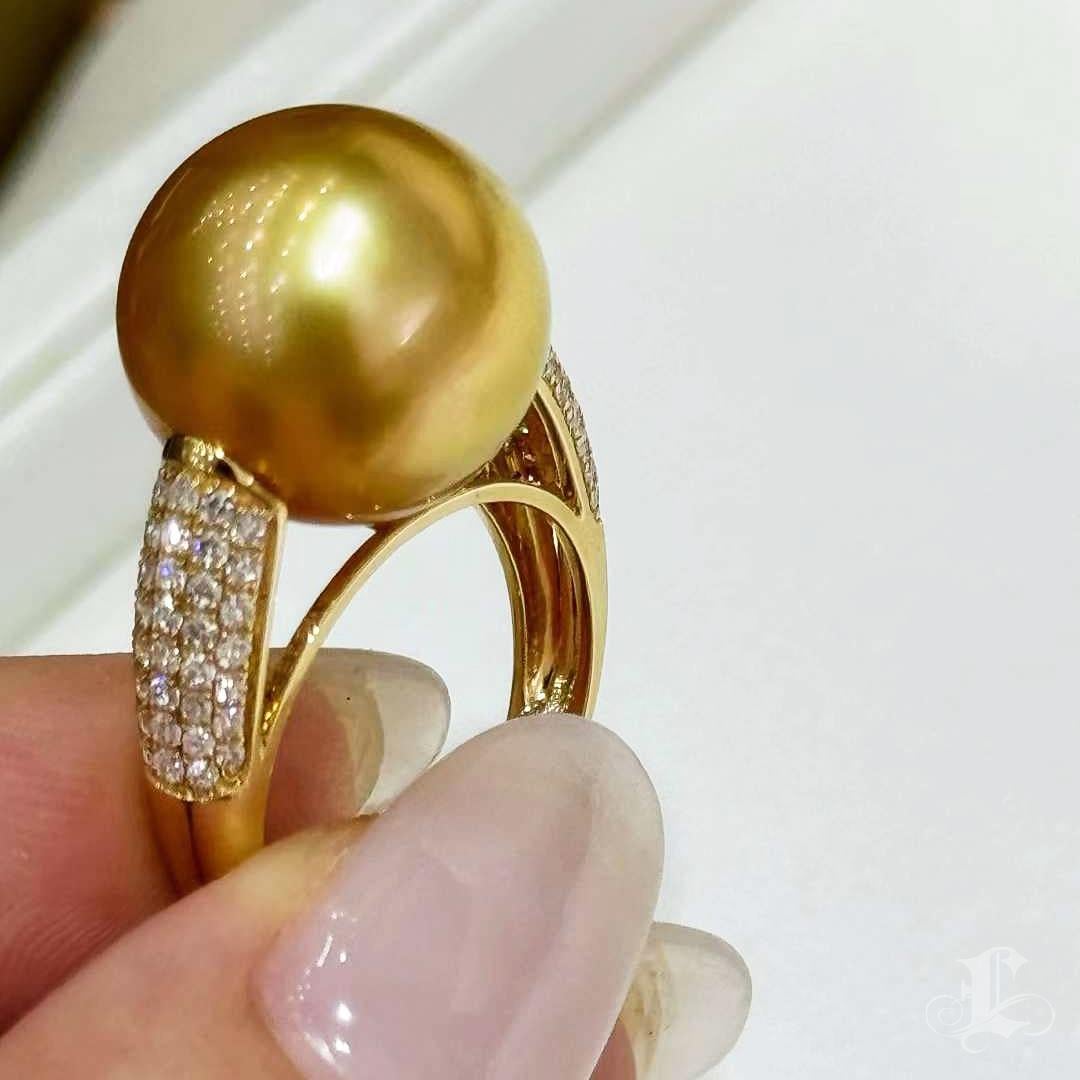 【Crown Radiance】Golden Glow Diamond Pavé South Sea Pearl Ring For Sale 4