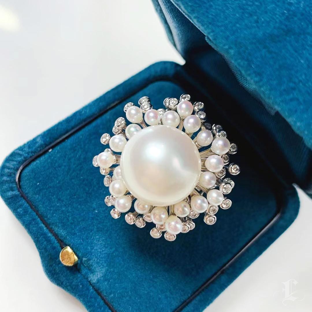 【Crown Radiance】Radiant Halo Aurora South Sea Pearl & Baby Akoya Ring In New Condition For Sale In New York, NY