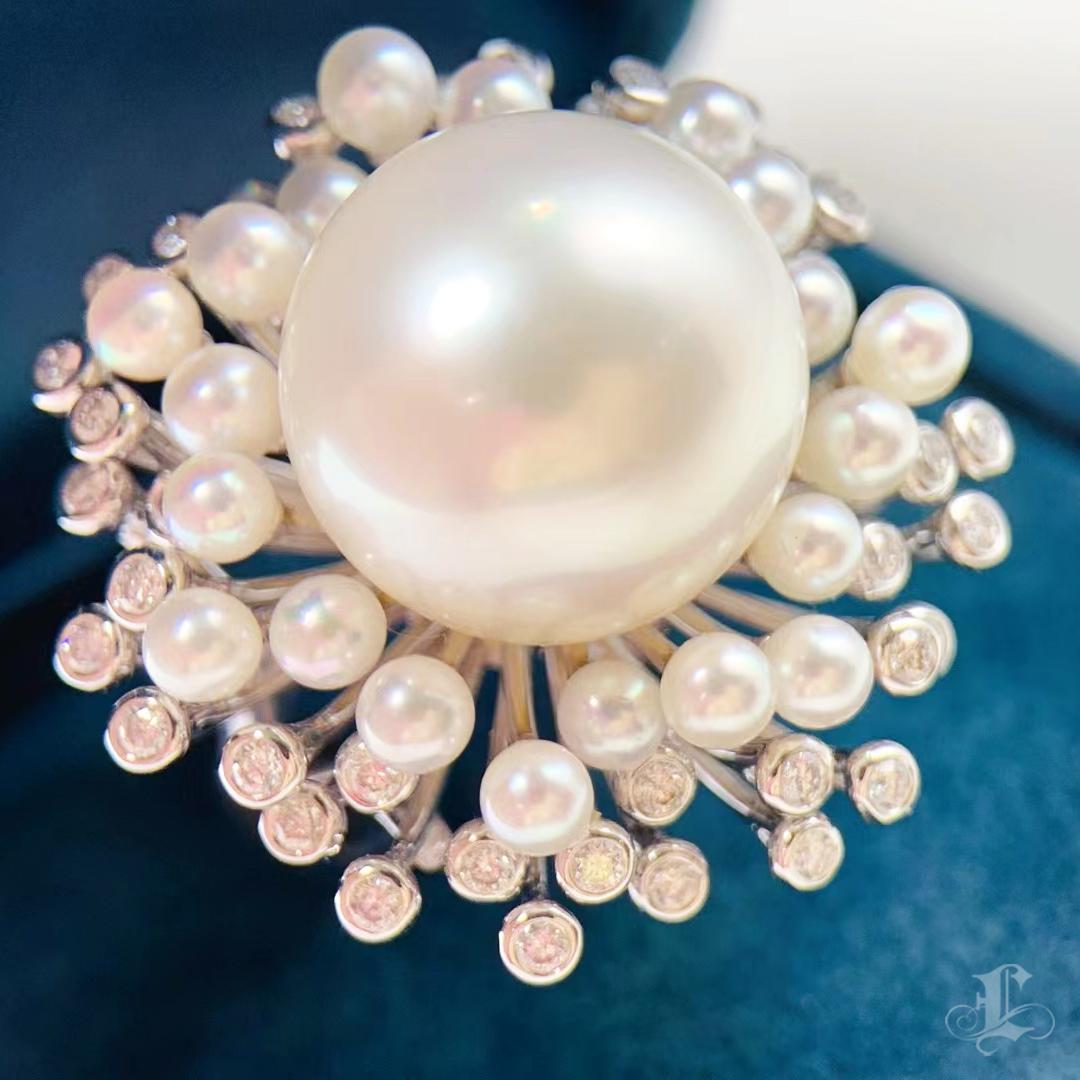 【Crown Radiance】Radiant Halo Aurora South Sea Pearl & Baby Akoya Ring For Sale 3