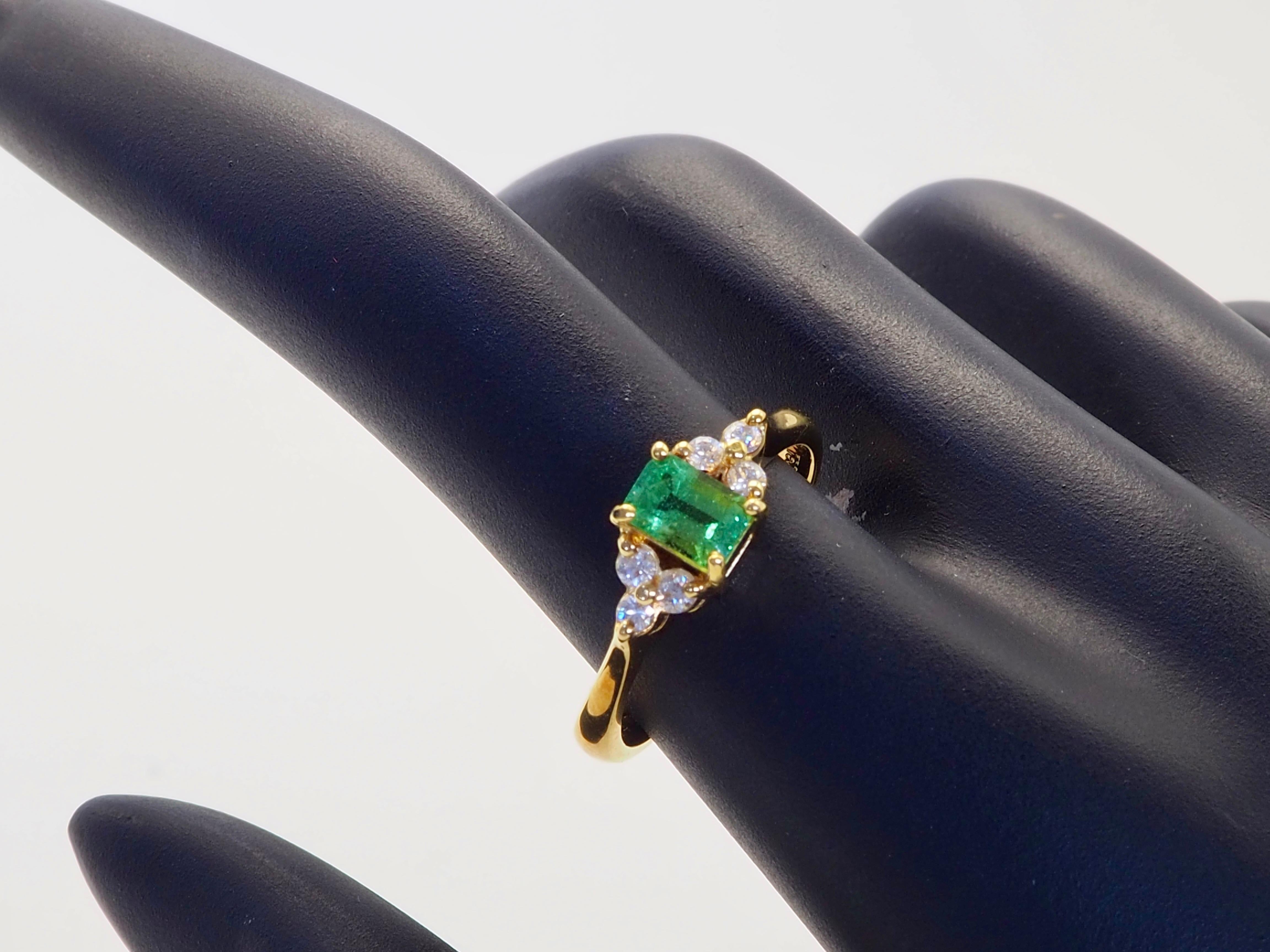 Bague de fiançailles en or 18 carats, grenat tsavorite taille émeraude 0,70 ct et diamant 0,15 ct en vente 3