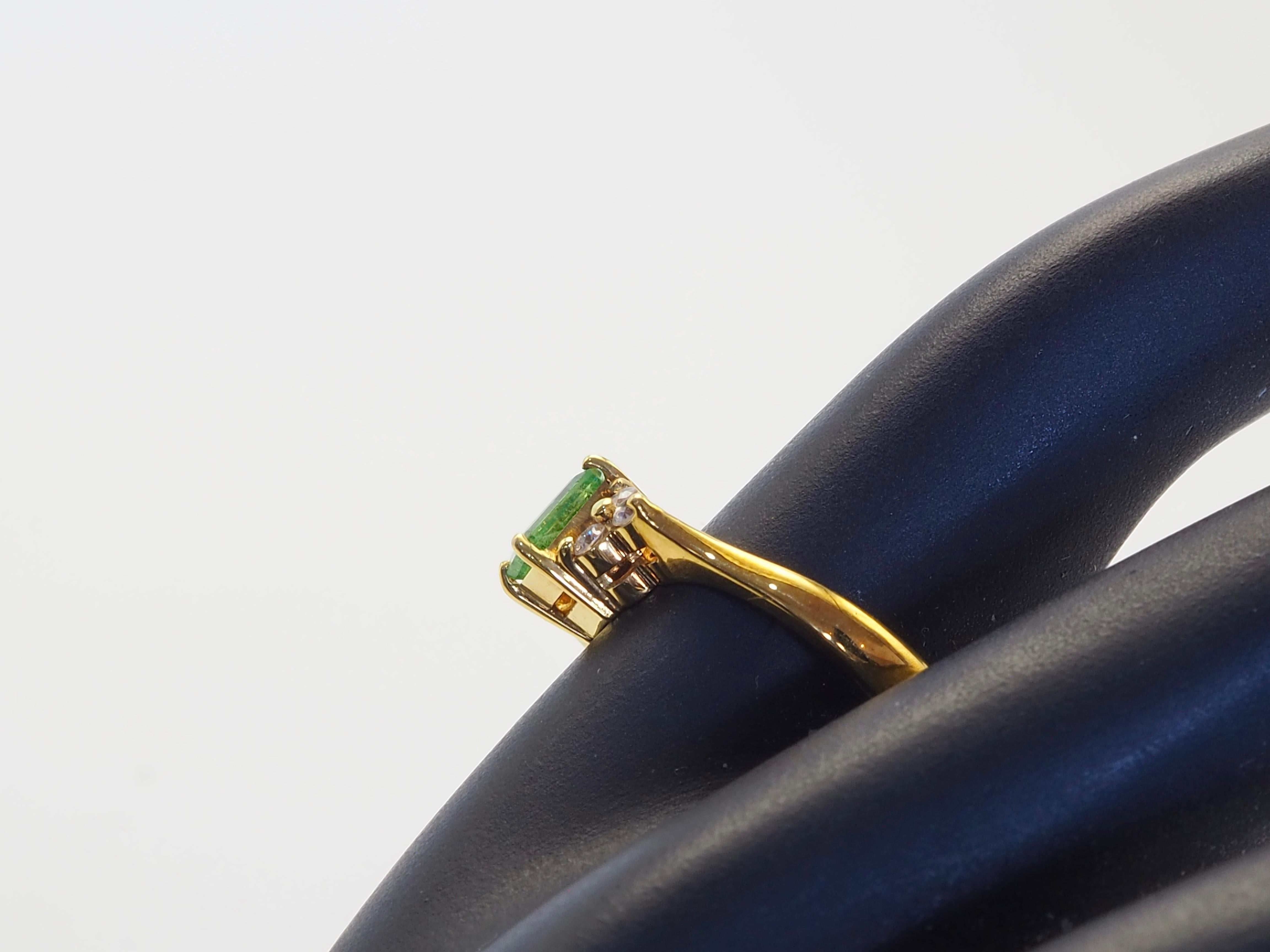 Bague de fiançailles en or 18 carats, grenat tsavorite taille émeraude 0,70 ct et diamant 0,15 ct en vente 4