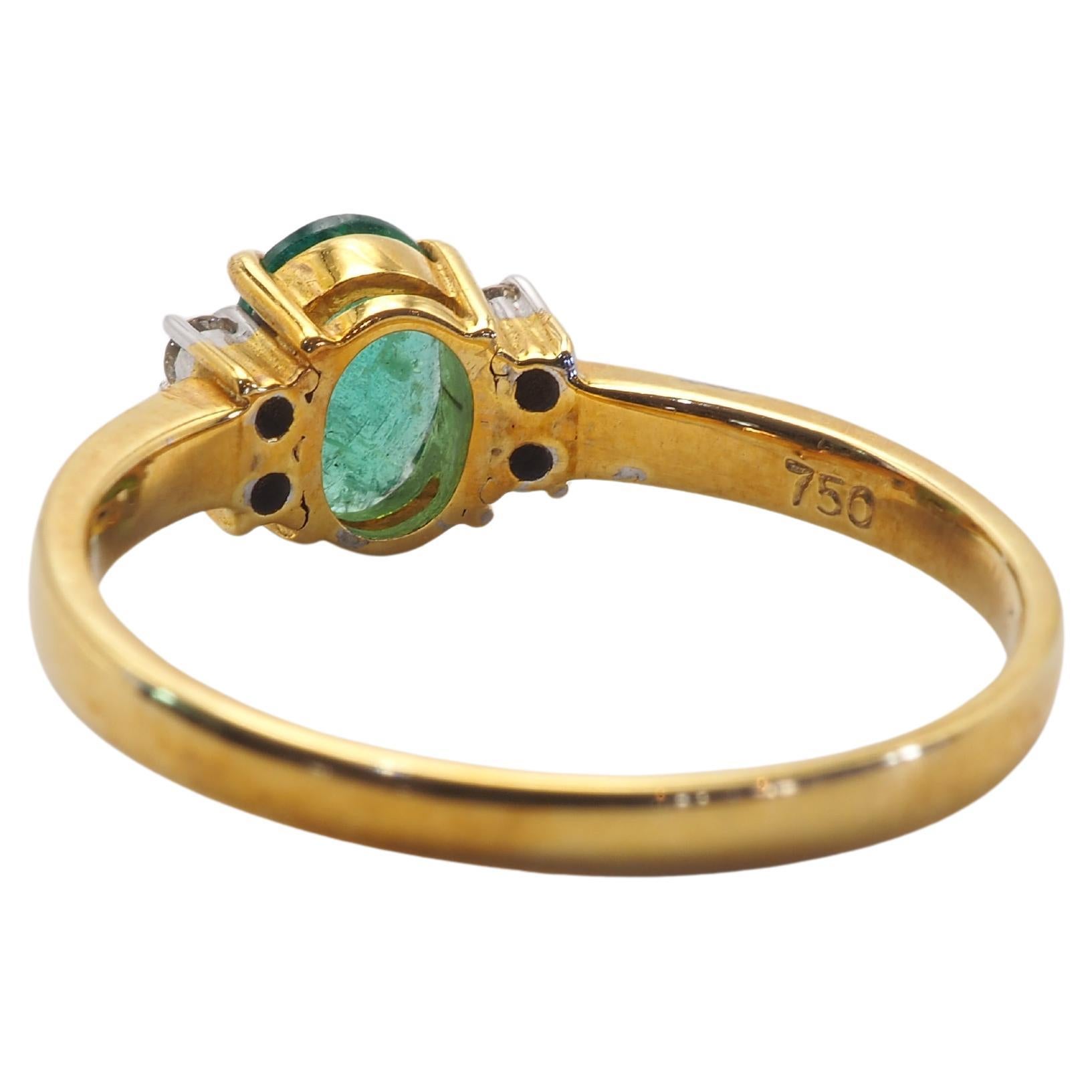 18K Gold 0.70ct Oval Emerald & 0.13ct Brilliant Diamond Fine Ring In New Condition For Sale In เกาะสมุย, TH