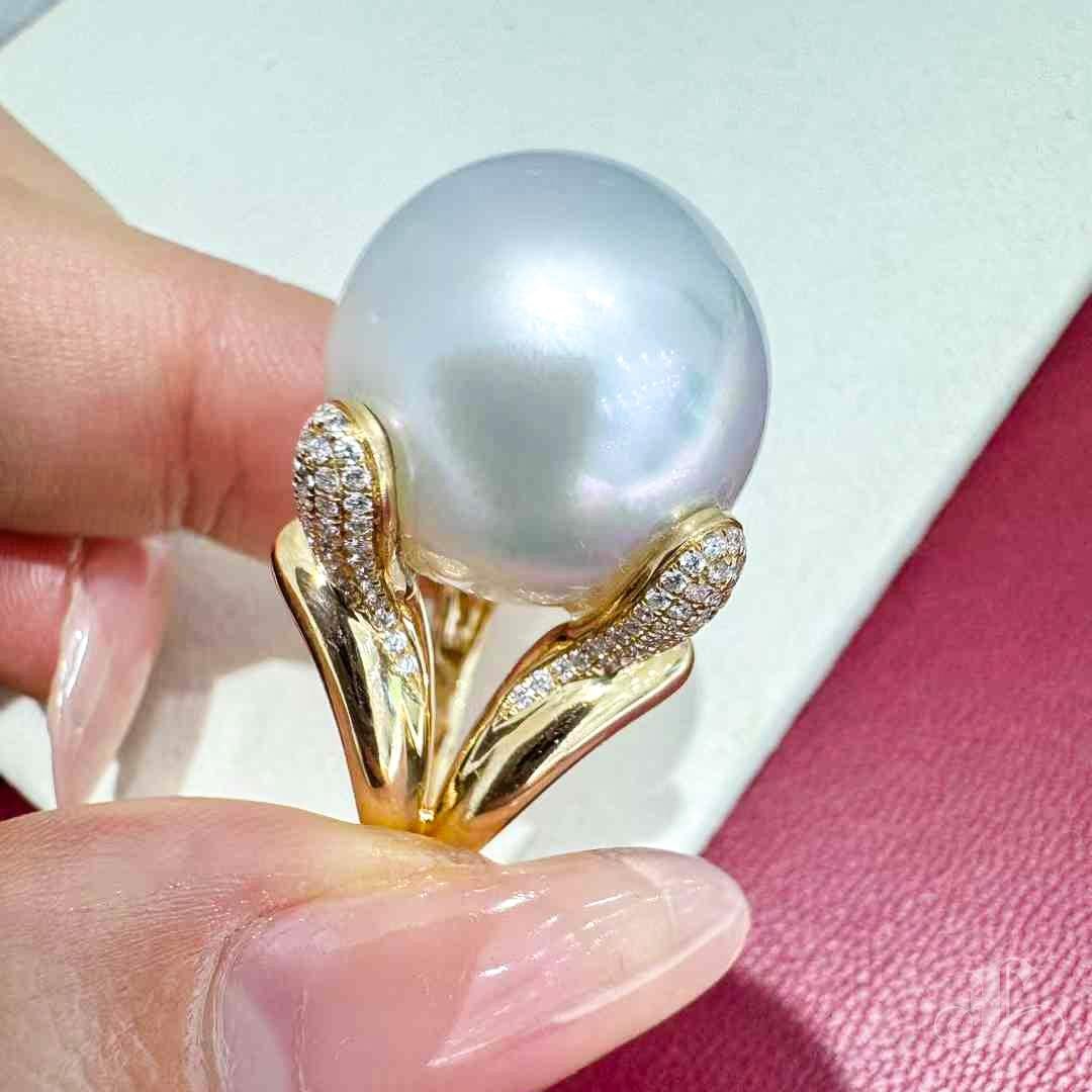 Leaf Diamond Aurora South Sea Pearl Gala Statement Ring 3