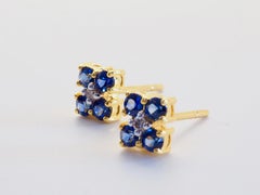 Pendientes de oro de 18 quilates con zafiros azules redondos de 0,80 ct y diamantes de 0,04 ct