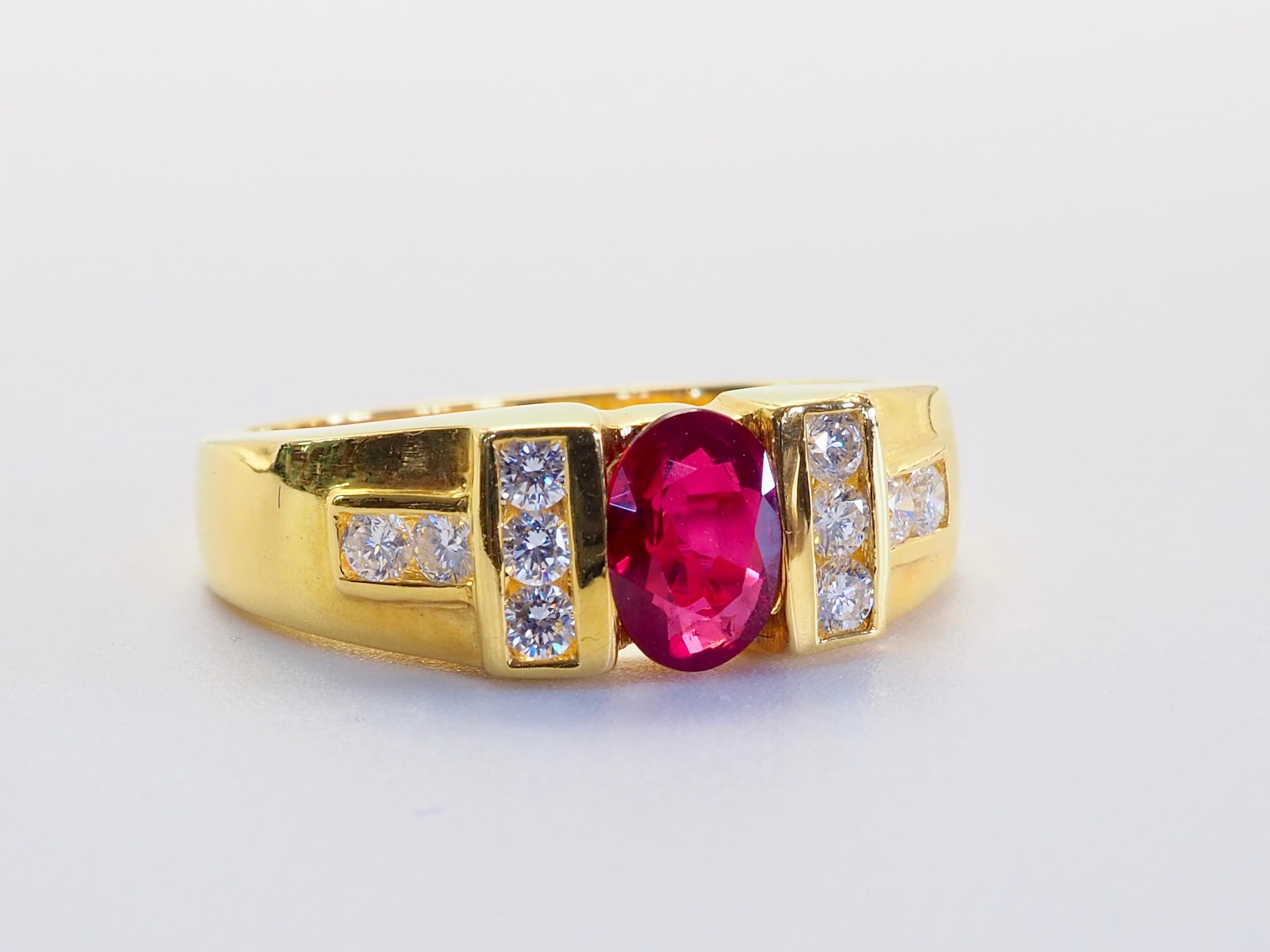 18K Gold 0.83ct Oval Red Ruby & 0.25ct Diamond Unisex Band Ring In New Condition For Sale In เกาะสมุย, TH