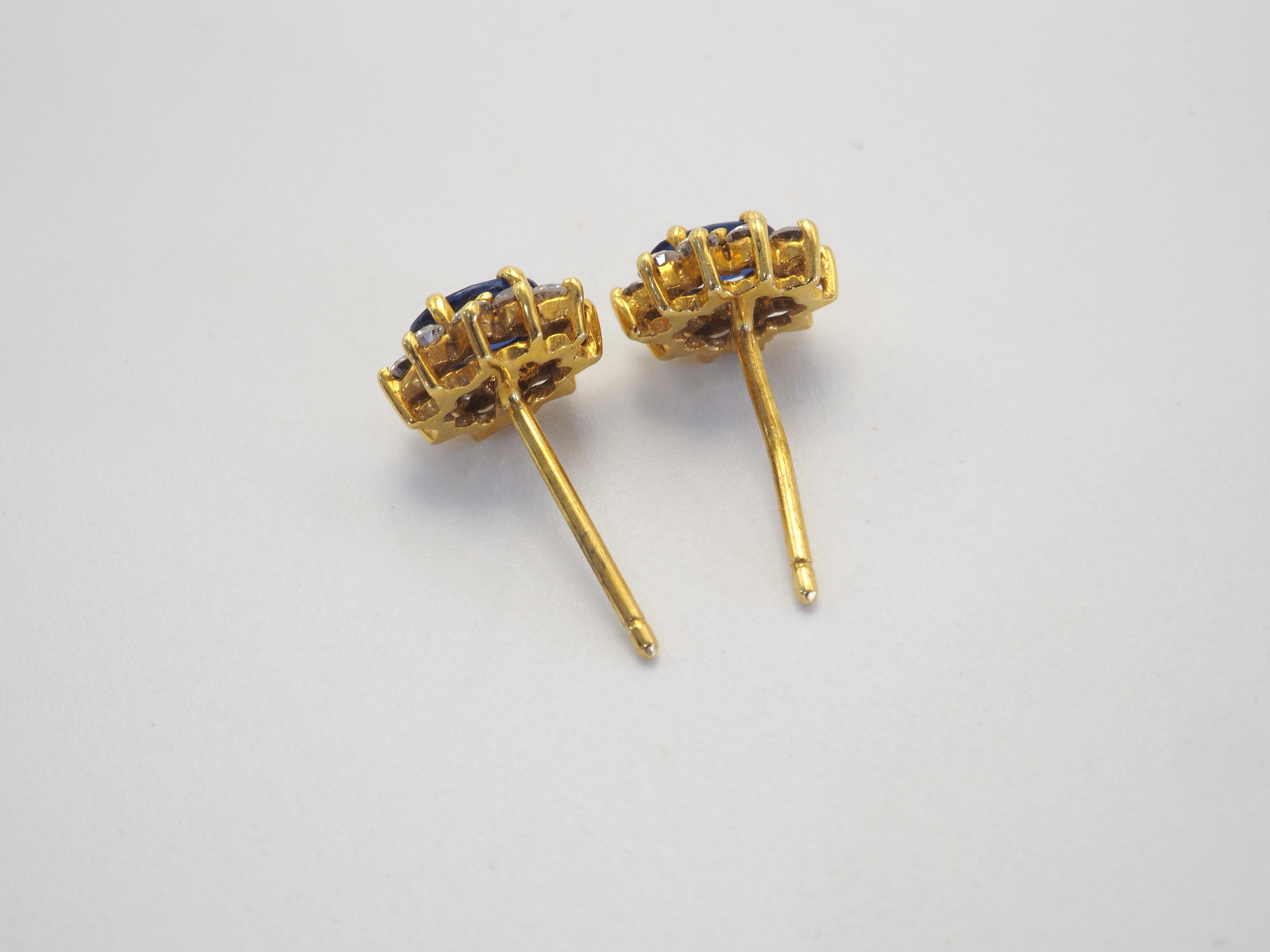 Oval Cut 18k Gold 0.90ct Blue Sapphire & 0.30ct Diamond Cocktail Stud Earring