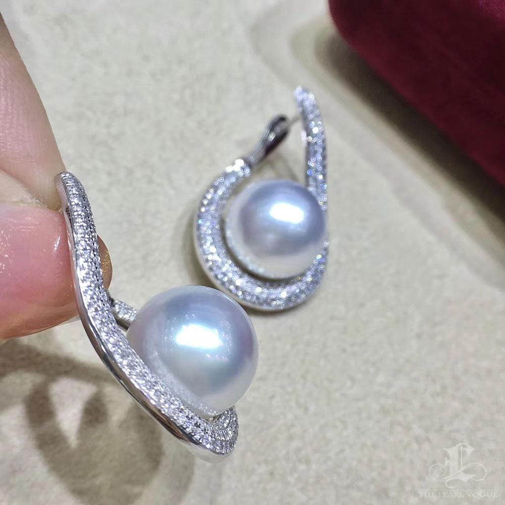 Women's 【Lustre Arc】Flowing Pavé Diamond South Sea Pearl Formal Elegance Earrings For Sale
