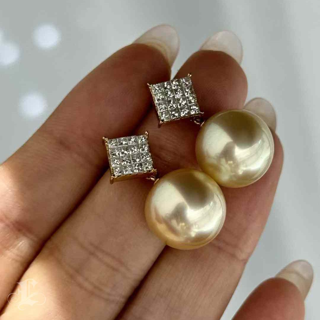 【Crown Radiance】Pendientes de Diamantes y Perlas del Mar del Sur Aurora Golden Crown en venta 1