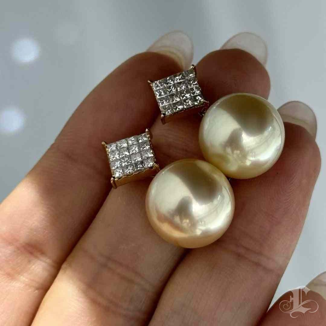 【Crown Radiance】Pendientes de Diamantes y Perlas del Mar del Sur Aurora Golden Crown en venta 3