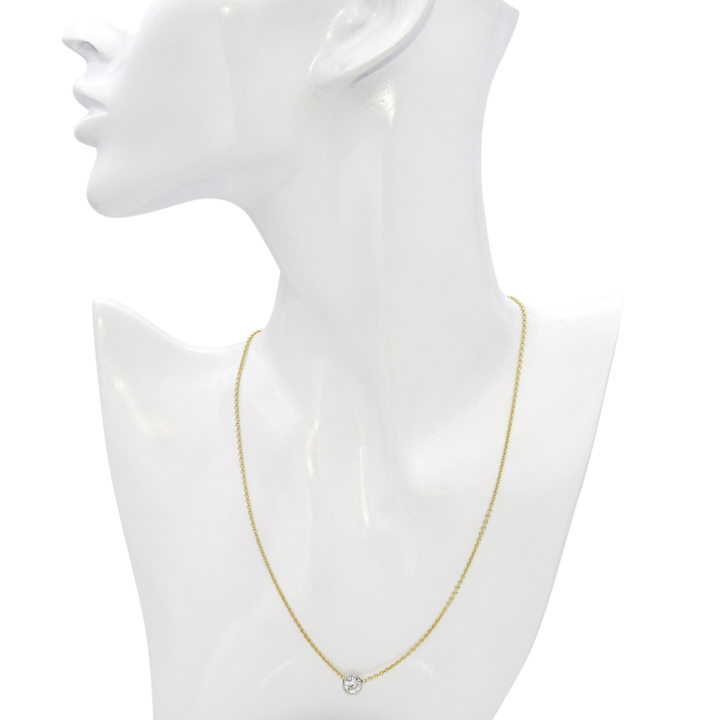 Taille vieille Europe Collier solitaire en or 18k serti d'un diamant H VS de 0,90ct en vente