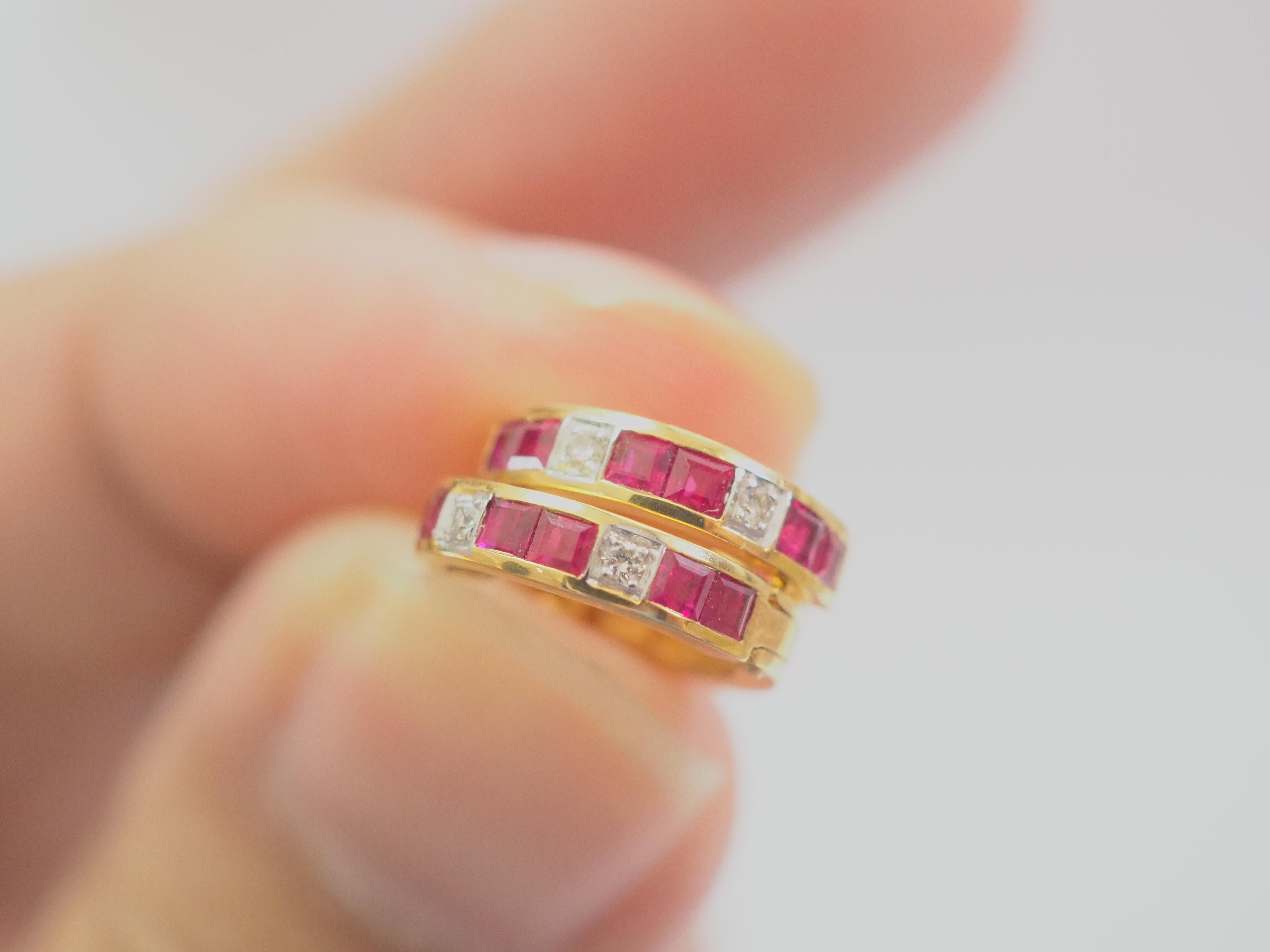Boucle d'oreille en or 18 carats 0.90ct Rubis rouge brillant taillé en carré et 0.04ct Diamant Unisexe en vente