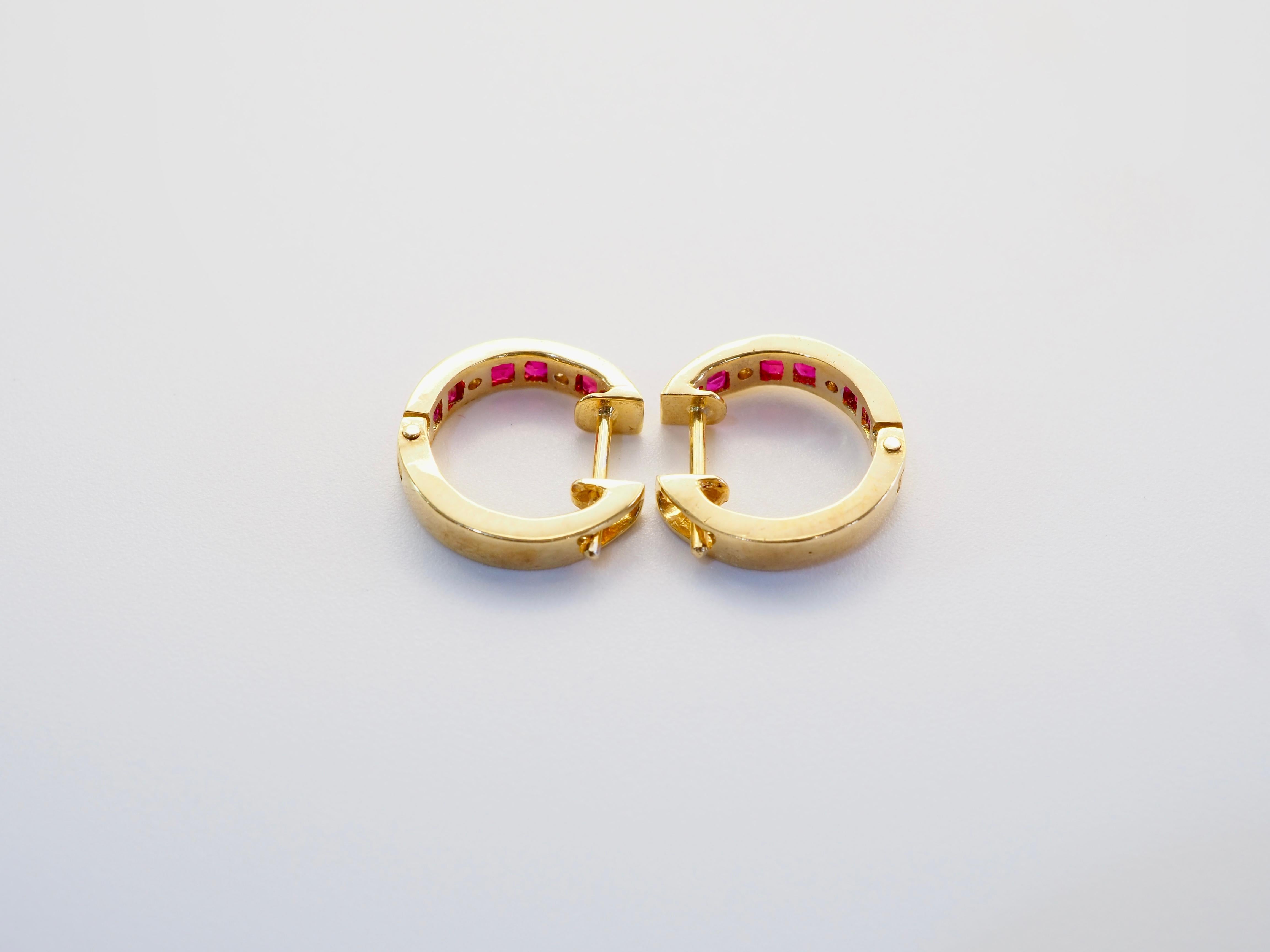 Women's or Men's 18K Gold 0.90ct Squared Ruby & 0.04ct Diamond Hoop Earrings For Sale