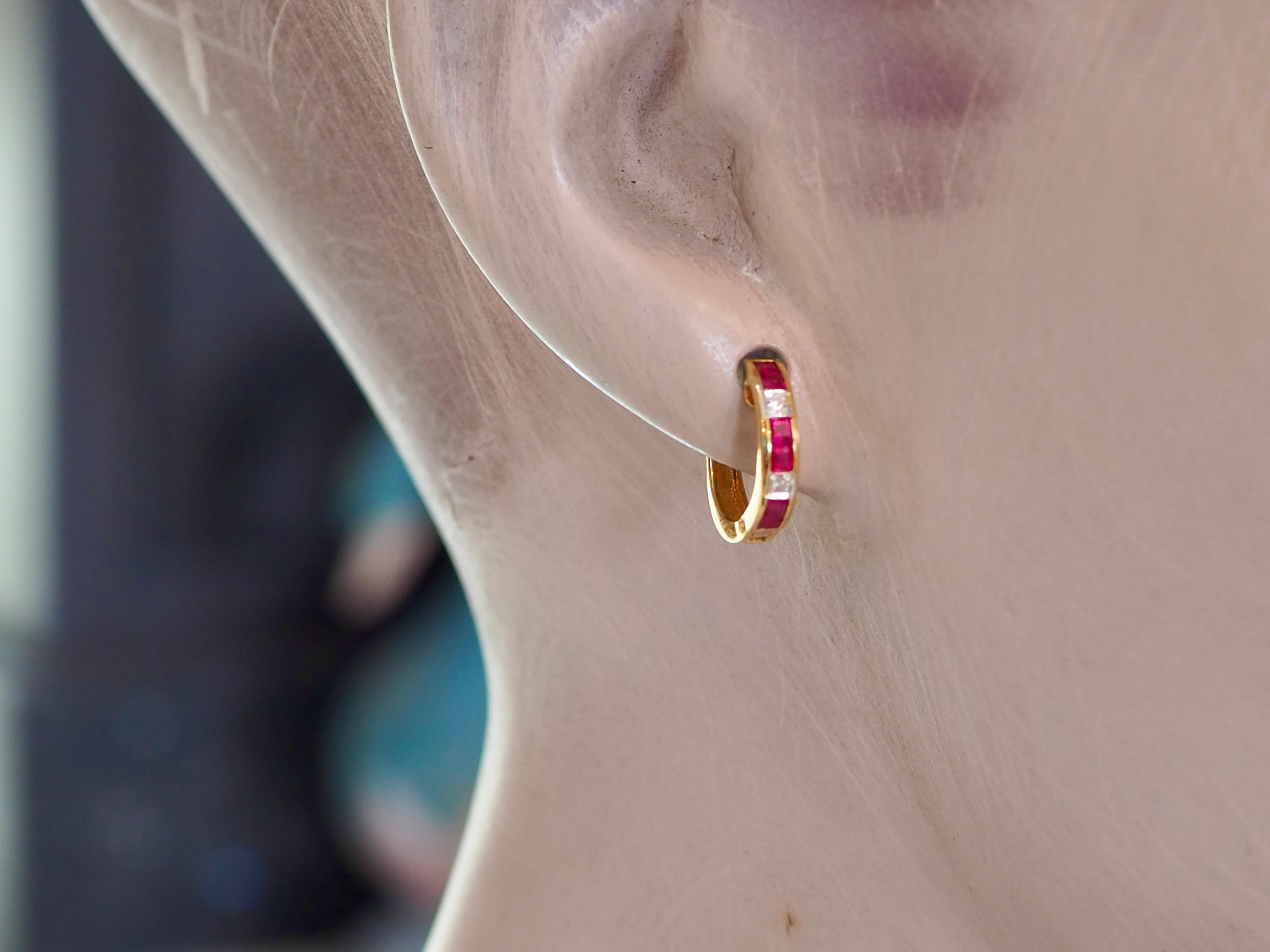 18K Gold 0.90ct Squared Ruby & 0.04ct Diamond Hoop Earrings For Sale 1