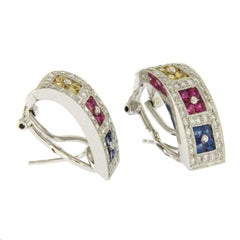 Orecchini Omega Back in oro 18k con 0,93 carati di diamanti e 1,38 carati di zaffiri multipli