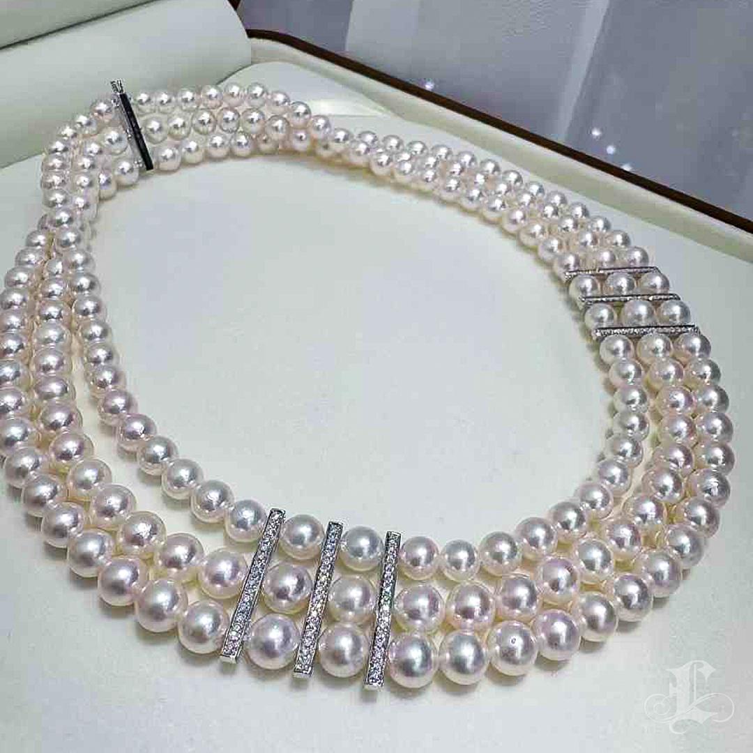 Women's 【Sculpted Geometry】Timeless Grace Aurora Akoya Pearl Triple-Strand Necklace For Sale