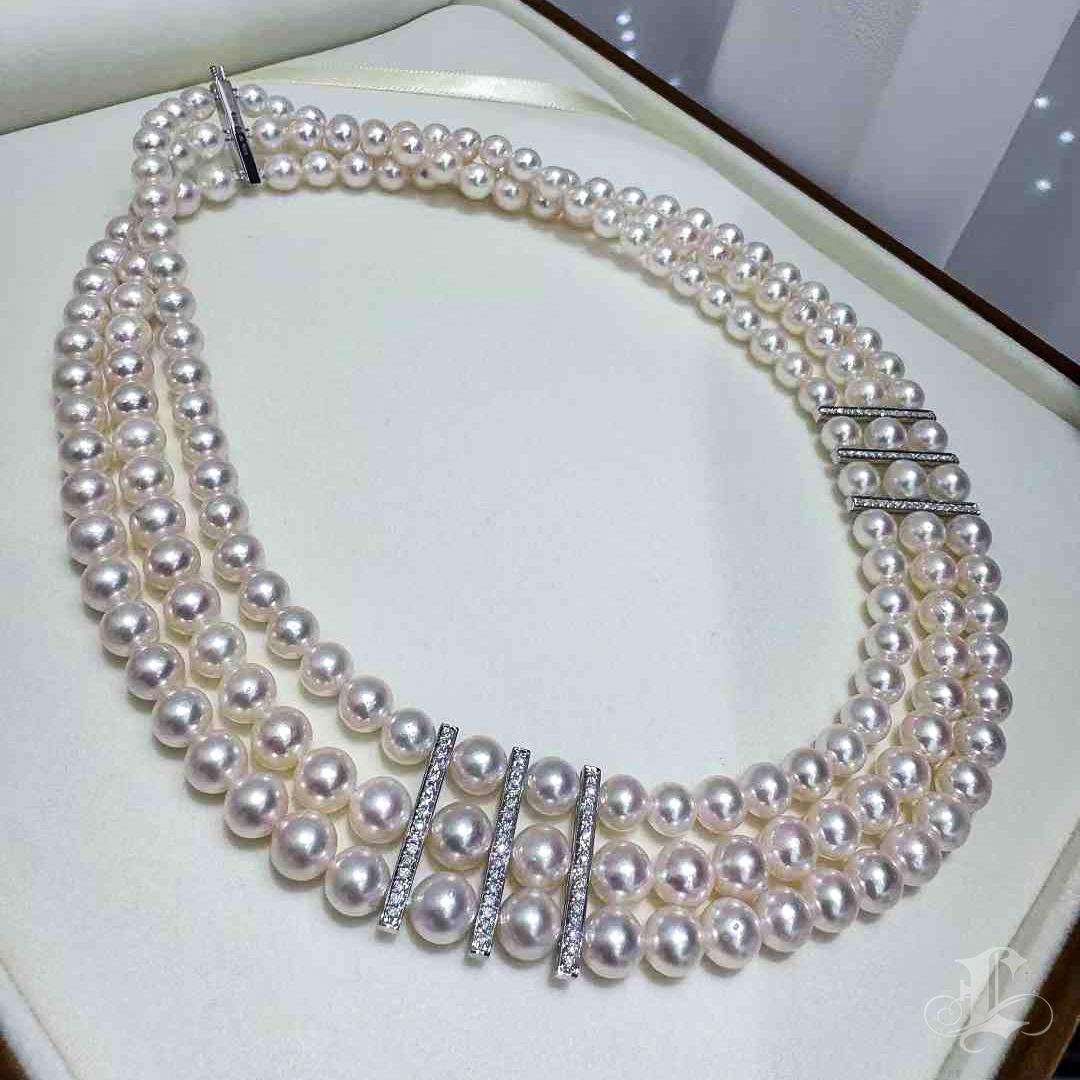 【Sculpted Geometry】Timeless Grace Aurora Akoya Pearl Triple-Strand Necklace For Sale 3