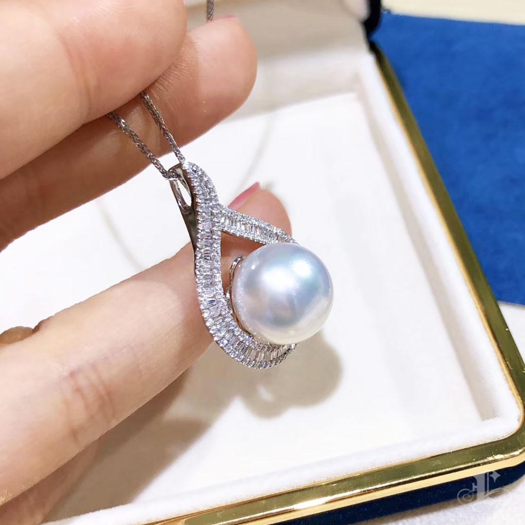 【Sculpted Geometry】Tearlight Aurora South Sea Pearl Deco Diamond Pendant For Sale 1