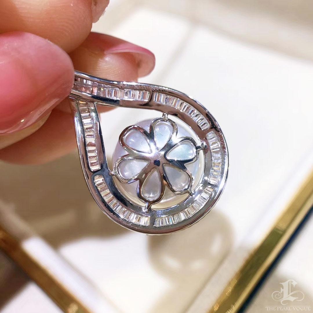 【Sculpted Geometry】Tearlight Aurora South Sea Pearl Deco Diamond Pendant For Sale 2