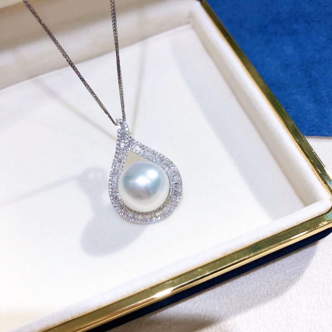 【Sculpted Geometry】Tearlight Aurora South Sea Pearl Deco Diamond Pendant For Sale 4