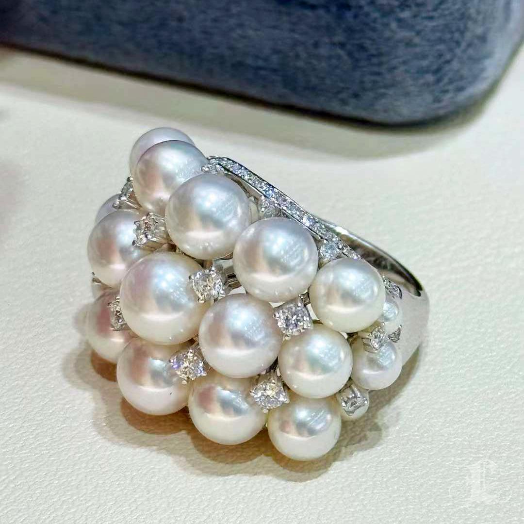 【Lustre Arc】Celestial Cluster Aurora Baby Akoya Perle Diamant Cocktail Ring im Angebot 1