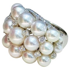 Bague cocktail Aurora Baby Akoya avec grappe céleste en perles et diamants