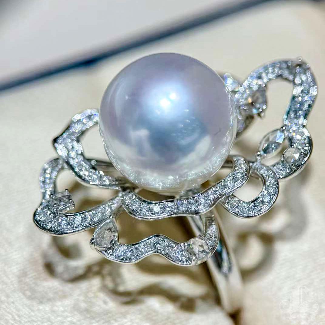 【Vine Symphony】Cloud Bloom Aurora South Sea Pearl Diamond Ring For Sale 4