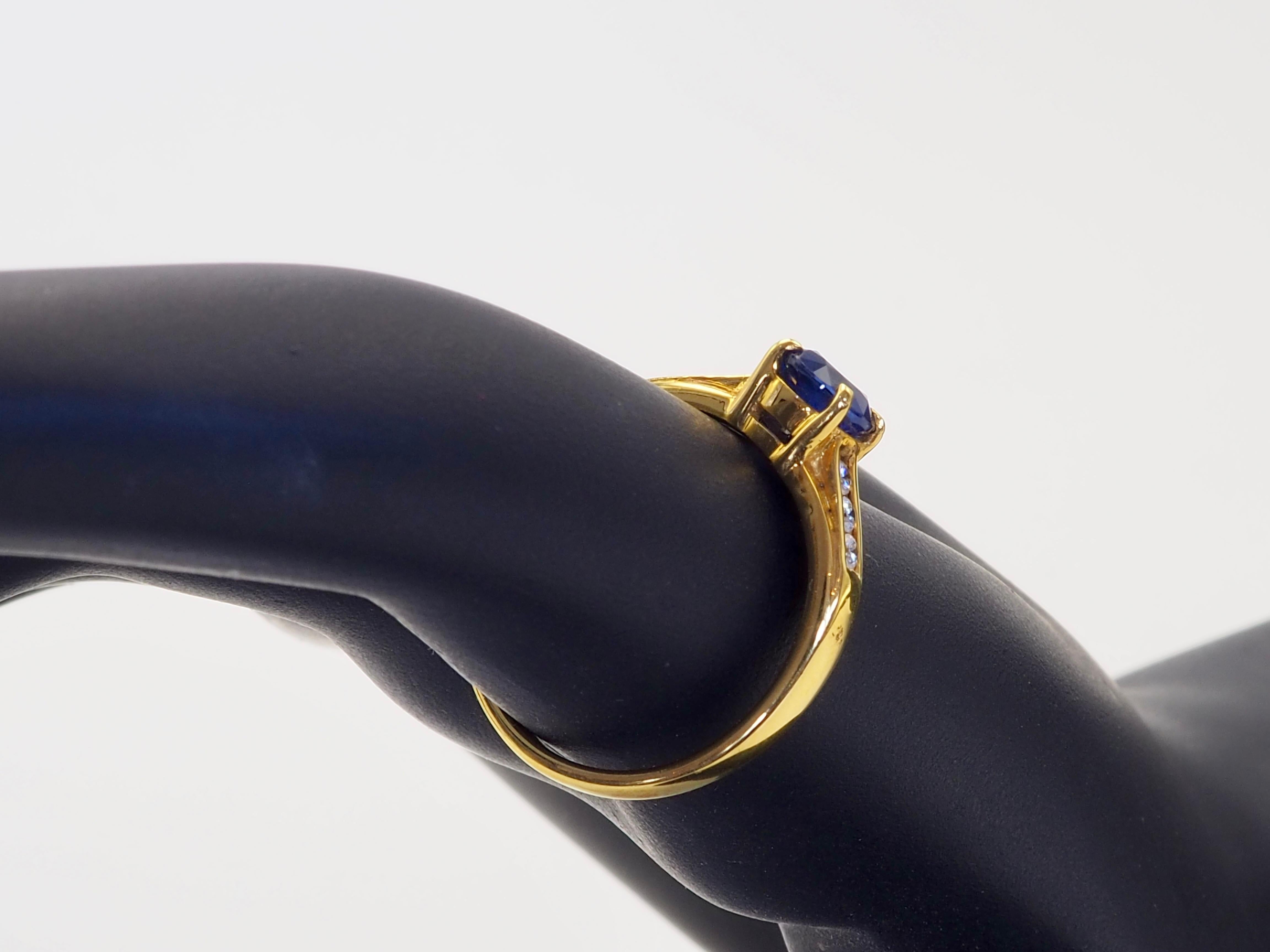 18K Gold 0,98ct abgerundeter thailändischer blauer Saphir & 0,12ct Diamant Bandring im Angebot 4