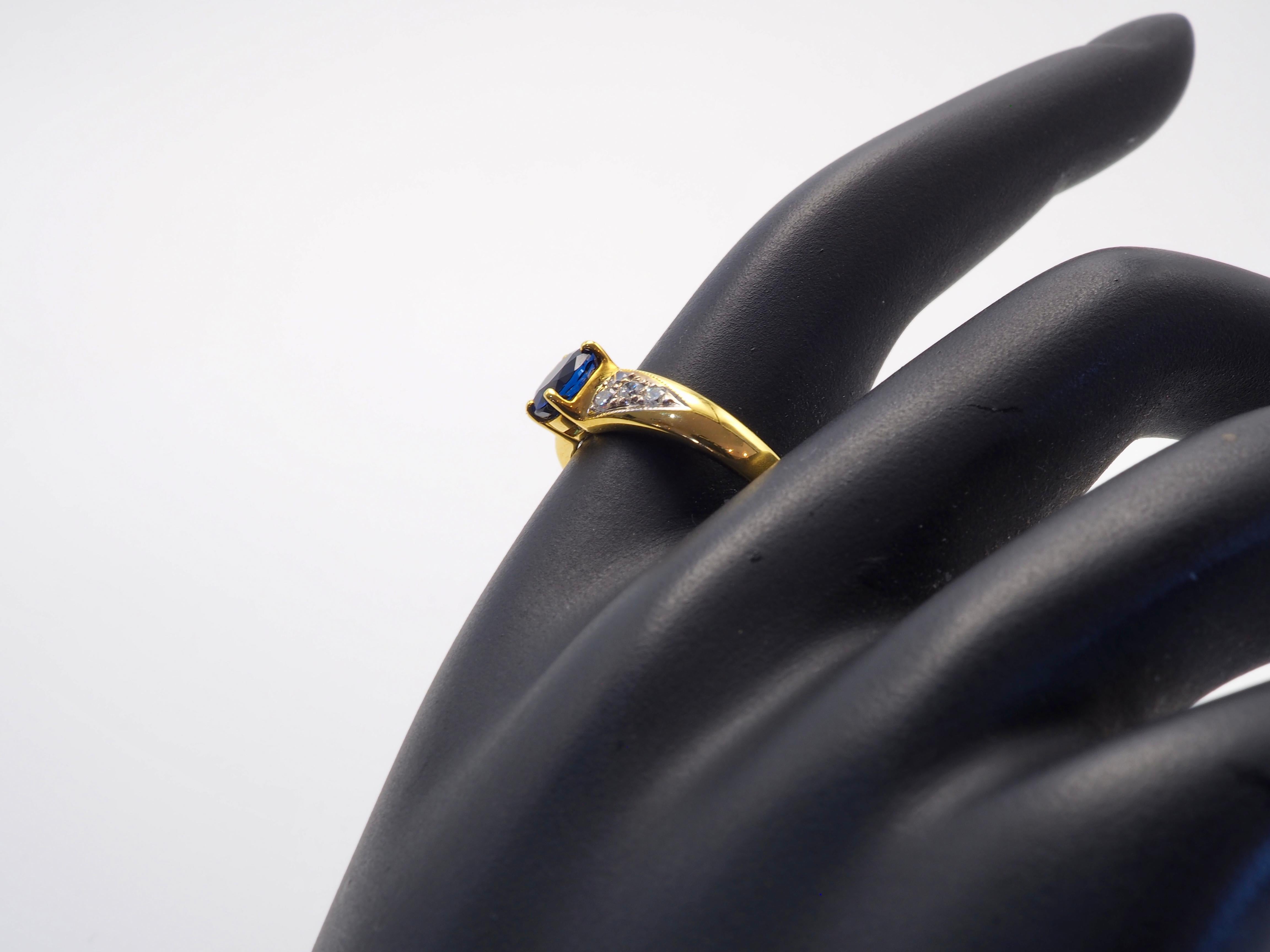 Bague fine en or 18 carats avec saphir bleu de 1,00 carat et diamant de 0,20 carat en vente 1