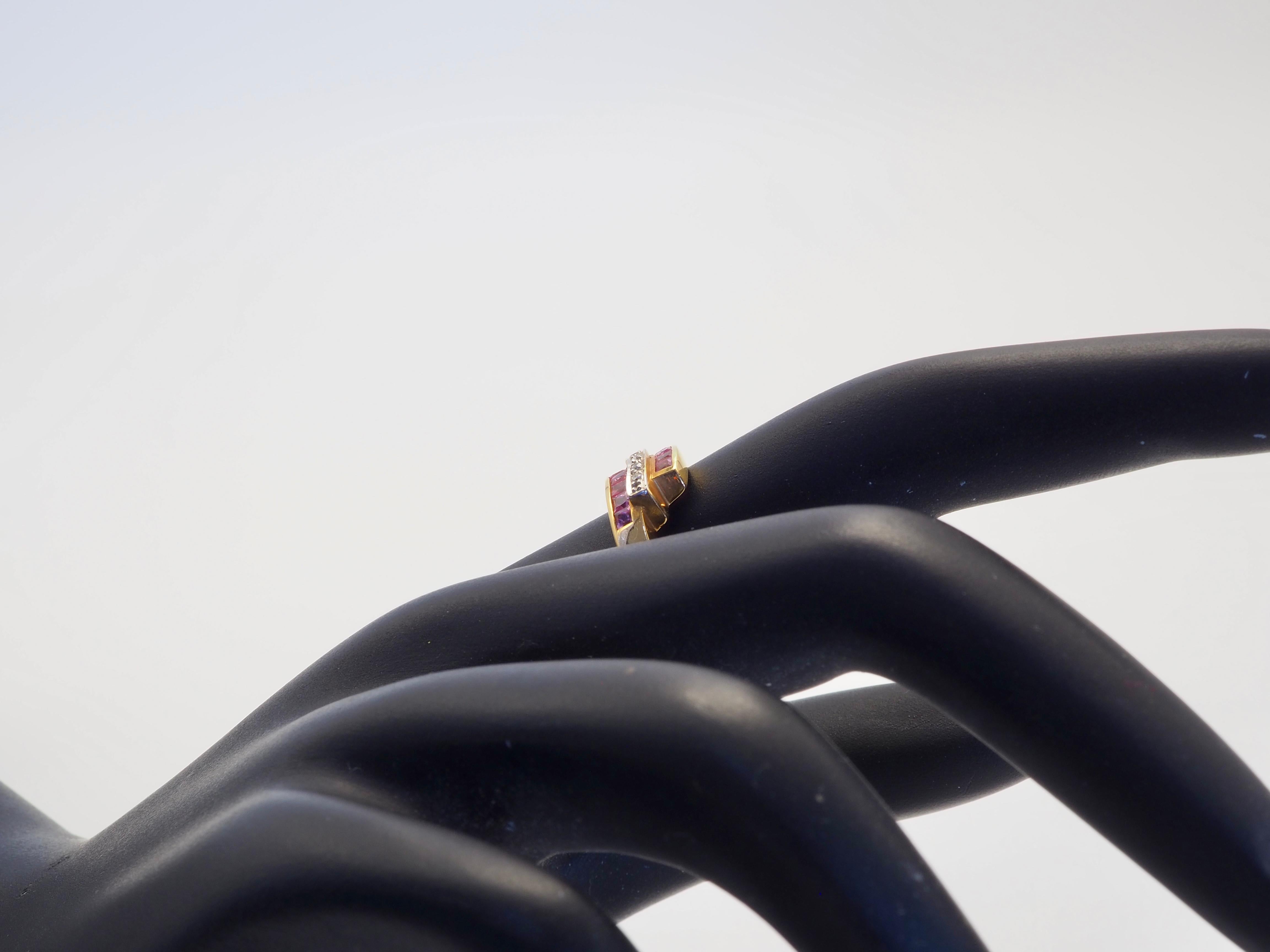 18K Gold 1.00ct Squared Pink Sapphire & 0.07ct Diamond Wavy Band Ring For Sale 1