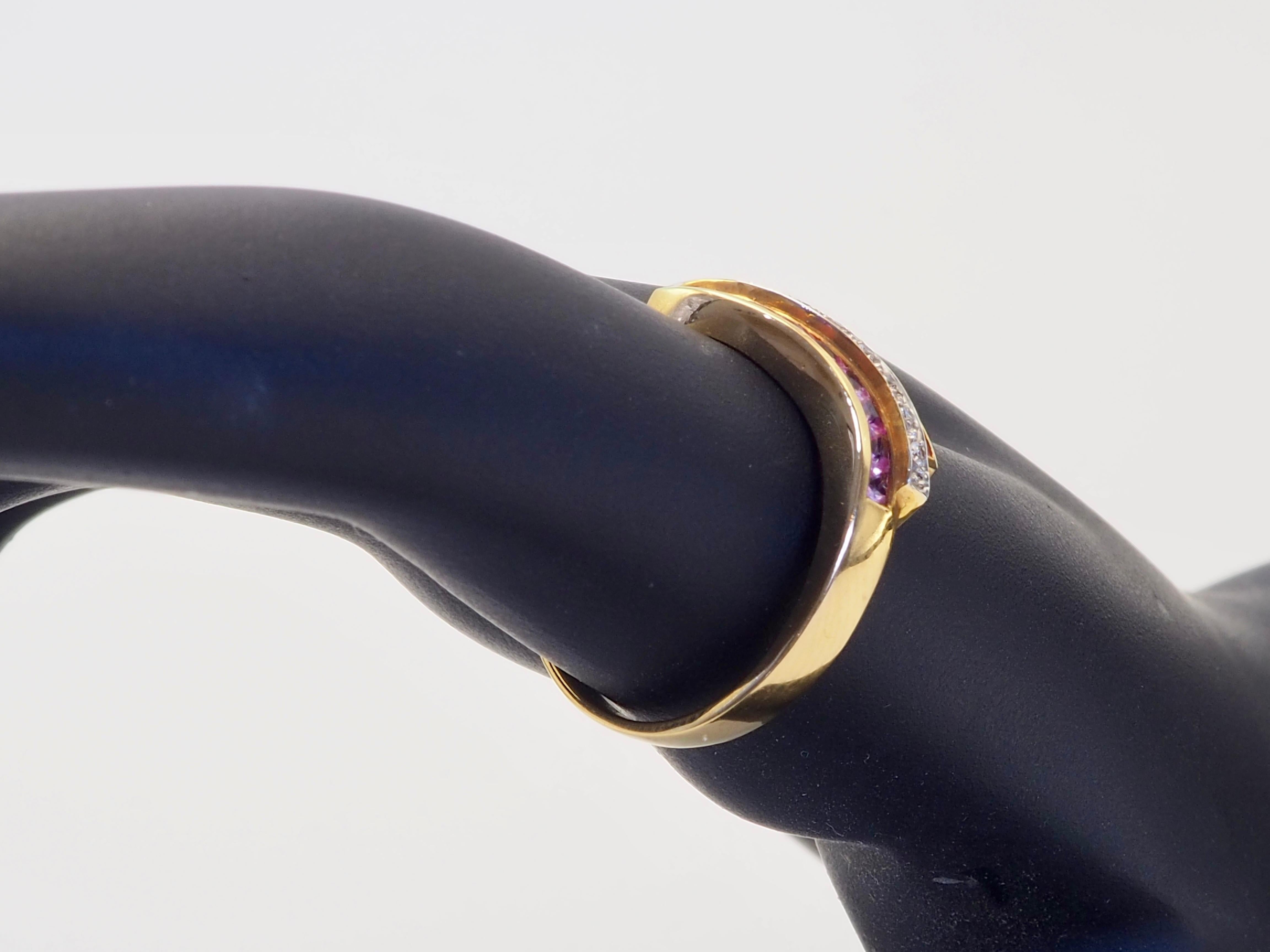 18K Gold 1.00ct Squared Pink Sapphire & 0.07ct Diamond Wavy Band Ring For Sale 2