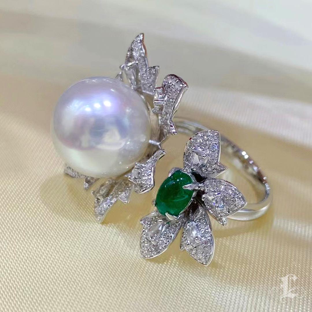 【Vine Symphony】Verdant Blossom Aurora South Sea Pearl Diamond Cocktail Ring For Sale 1