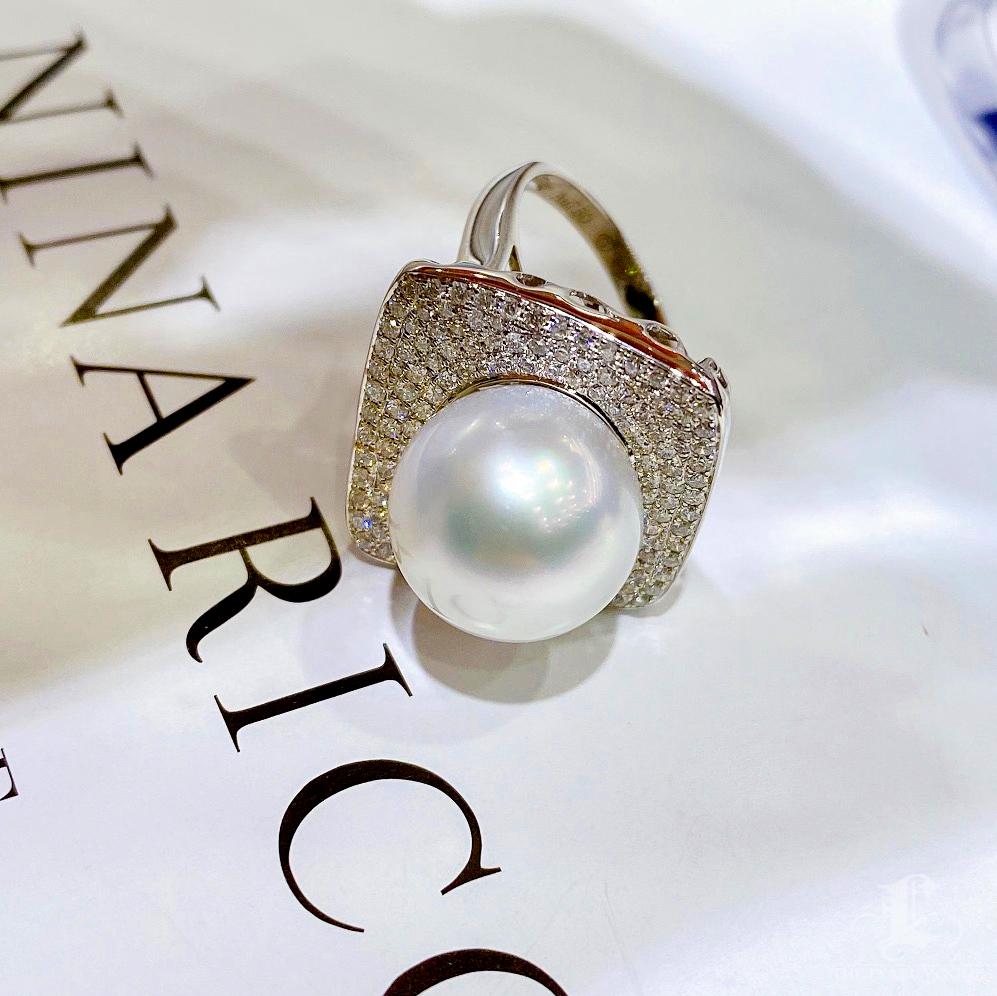 【Geometria scolpita】 Anello con ciondolo Aurora perla dei mari del sud diamante Pavé convertibile in vendita 3