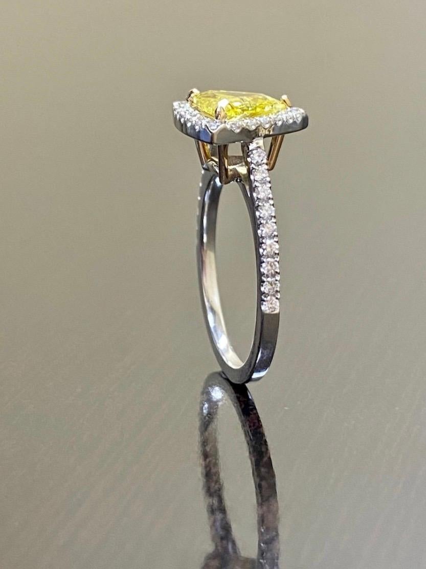 18K Gold 1.05 Carat EGL Certified Halo Trillion Yellow Diamond Engagement Ring  For Sale 4