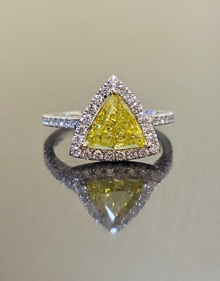 18K Gold 1.05 Carat EGL Certified Halo Trillion Yellow Diamond Engagement Ring  For Sale 5