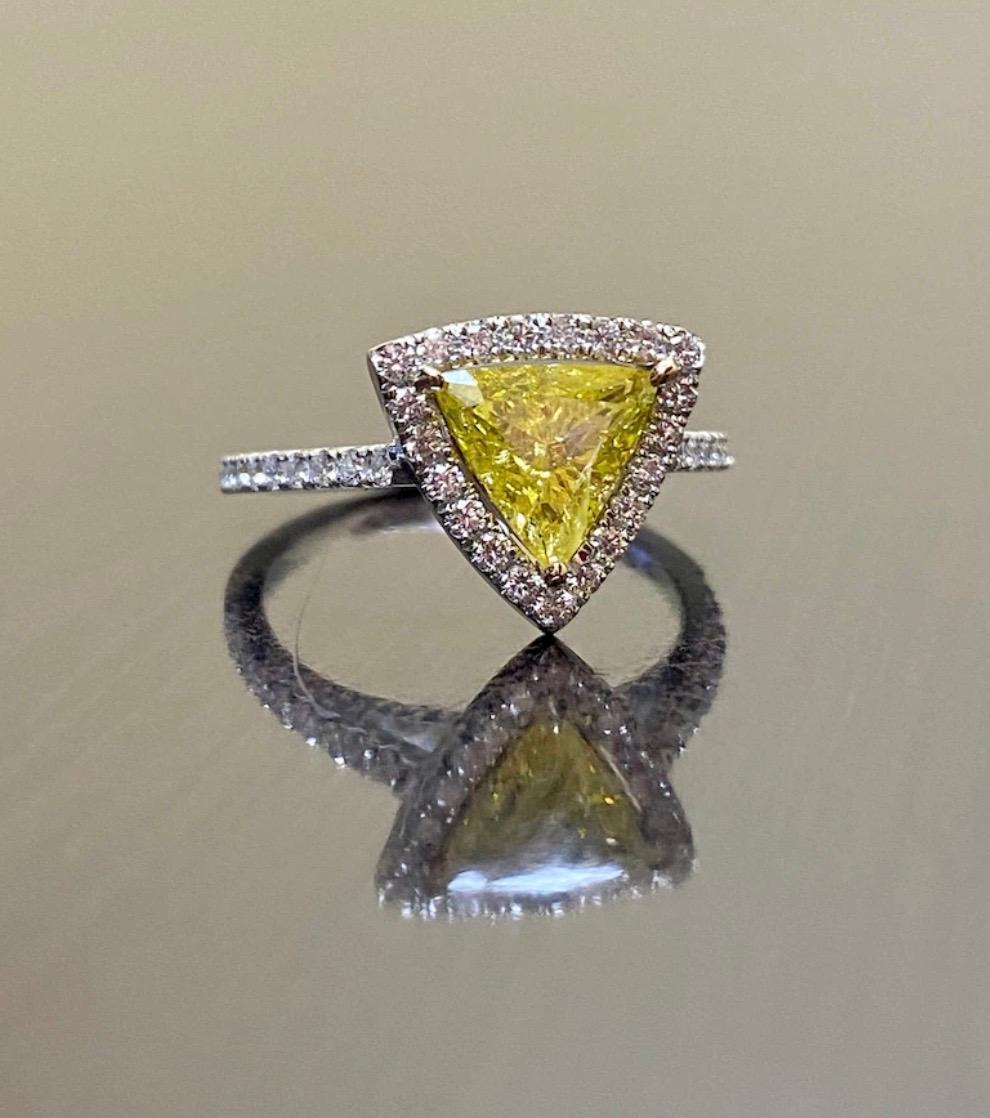 Modern 18K Gold 1.05 Carat EGL Certified Halo Trillion Yellow Diamond Engagement Ring  For Sale
