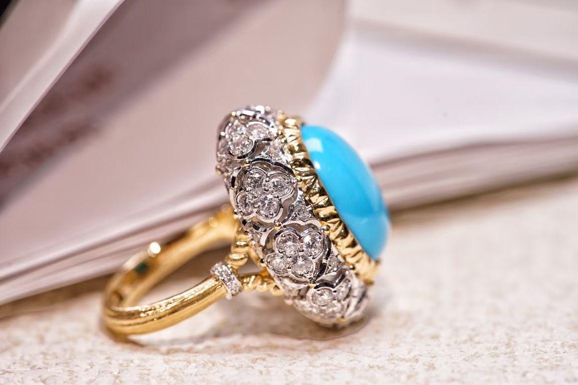 Anillo de oro de 18 quilates de 10,59 quilates de turquesa americana con diamantes Moderno en venta