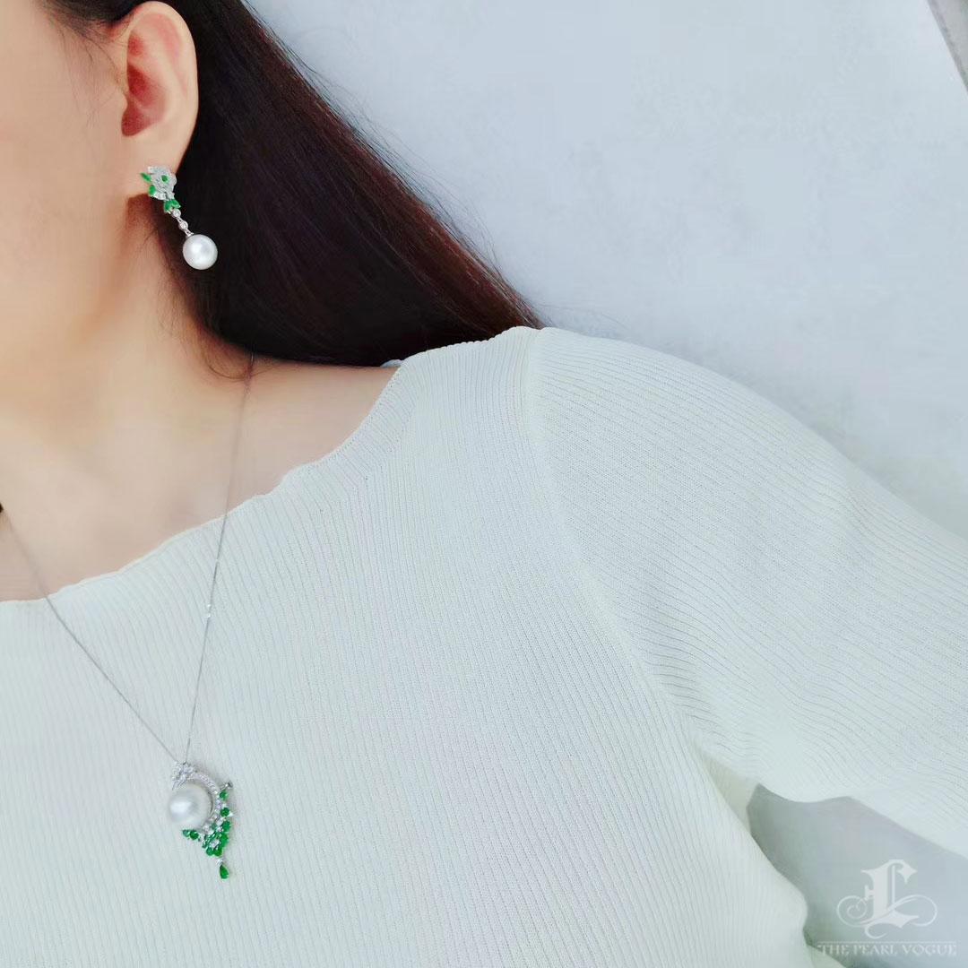 【Corona Radiance】Majestic Bloom Esmeralda Mar del Sur Perla Diamante Broche Colgante en venta 5