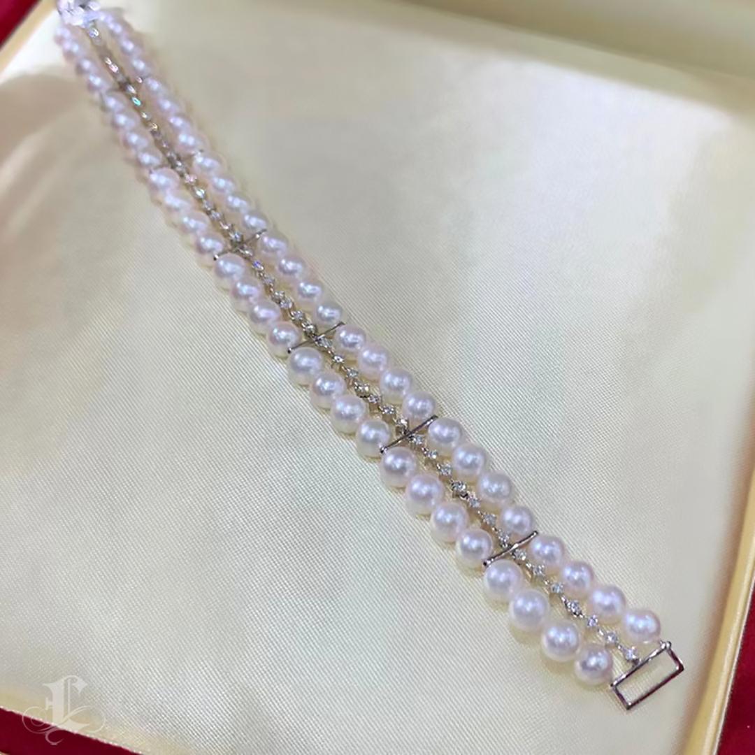 Donna 【Geometria scolpita】 Bracciale a doppio filo con perle Akoya e diamanti Lily Grace Baby in vendita