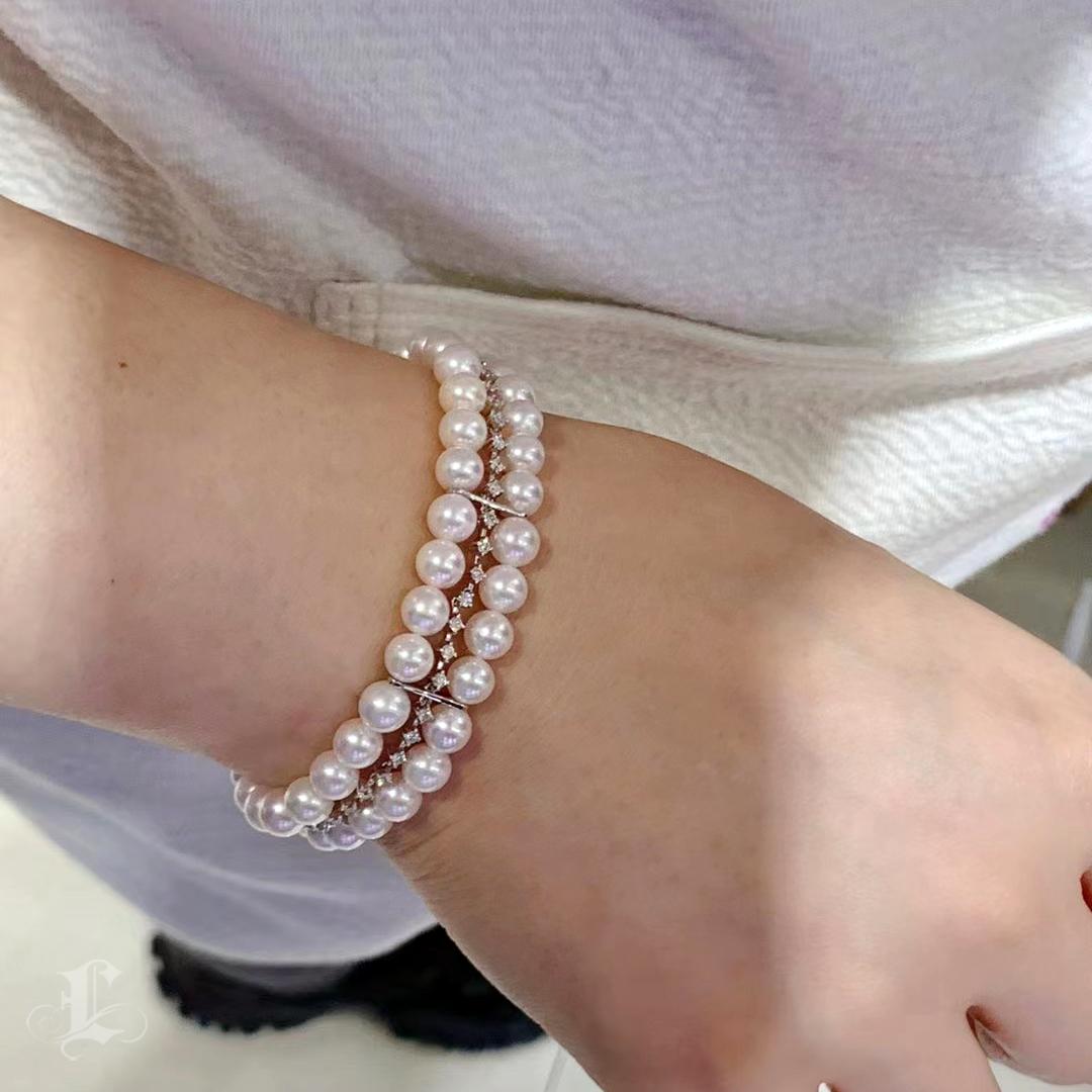 【Geometria scolpita】 Bracciale a doppio filo con perle Akoya e diamanti Lily Grace Baby in vendita 4