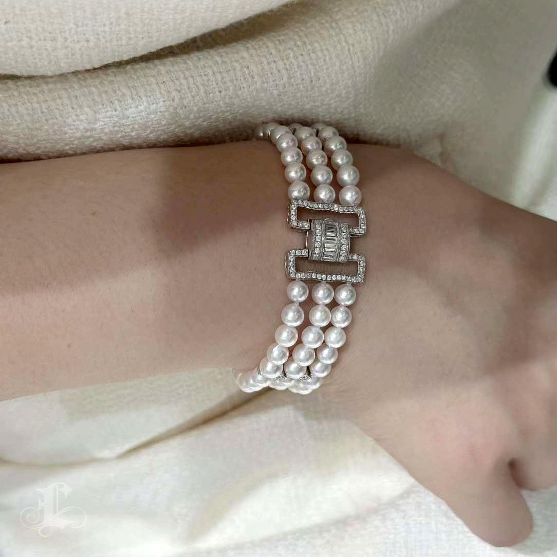 Non taillé 【Sculptured Geometry】Art Deco Diamond Akoya Pearl Triple-Strand Evening Bracelet en vente