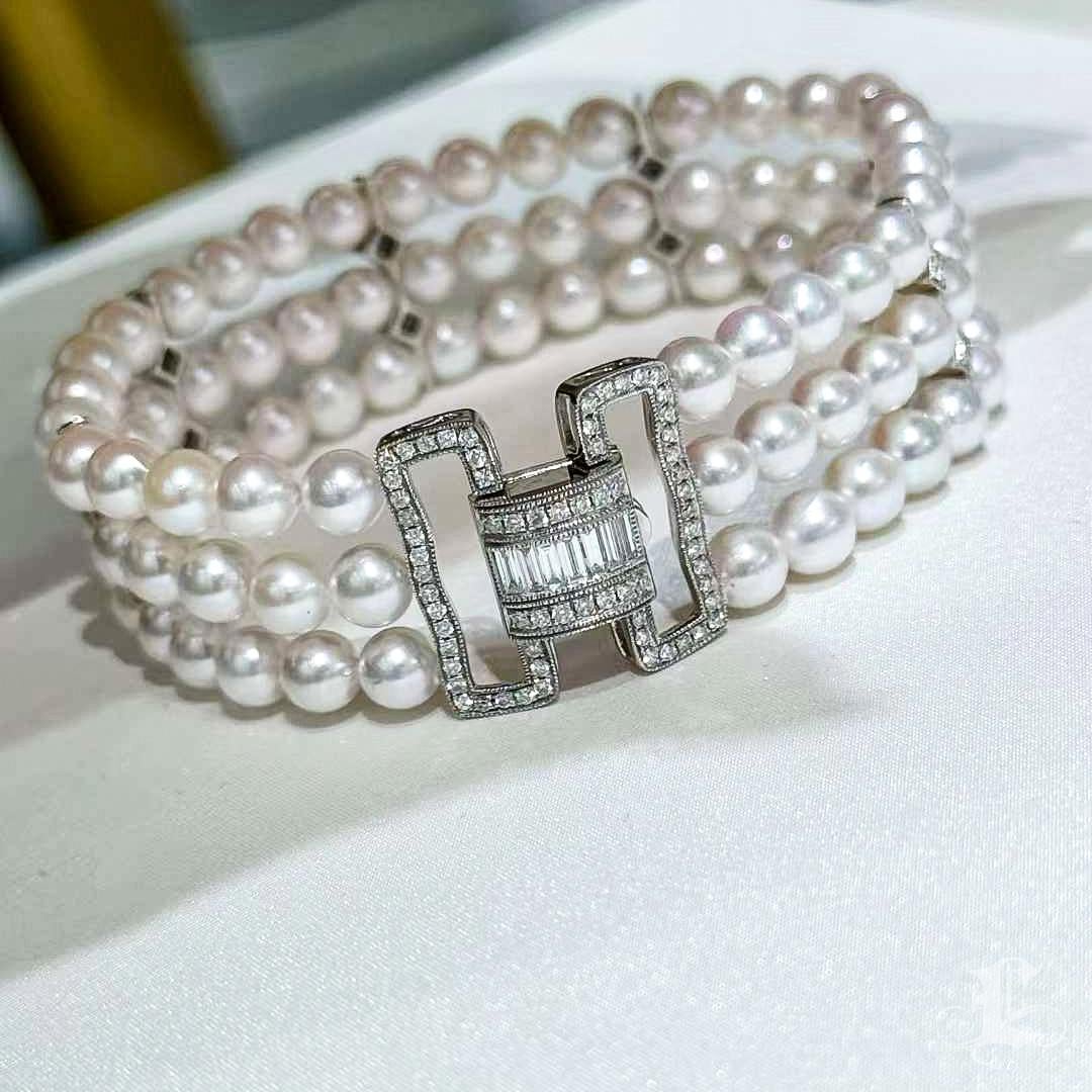 【Sculptured Geometry】Art Deco Diamond Akoya Pearl Triple-Strand Evening Bracelet Neuf - En vente à New York, NY
