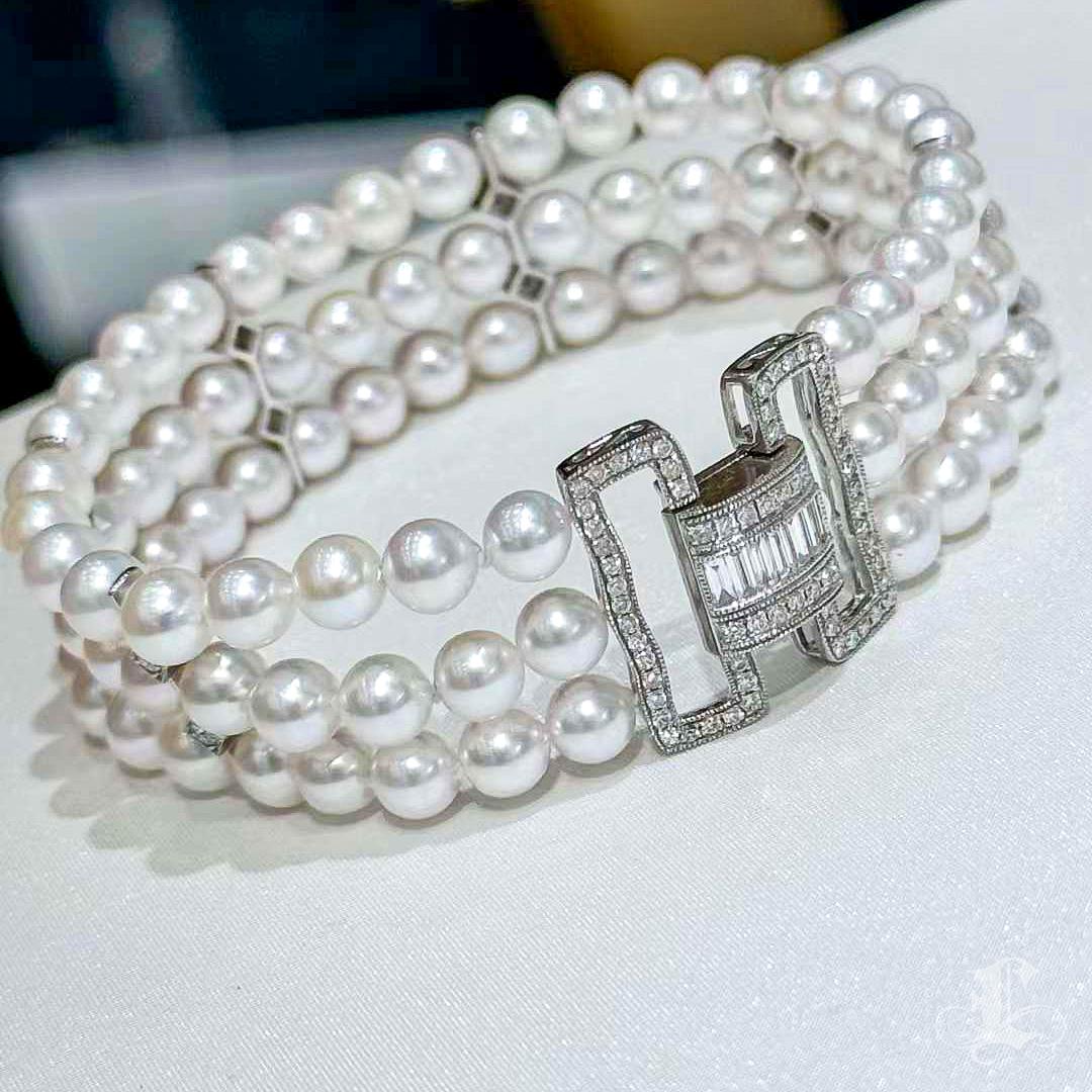 【Sculptured Geometry】Art Deco Diamond Akoya Pearl Triple-Strand Evening Bracelet en vente 1