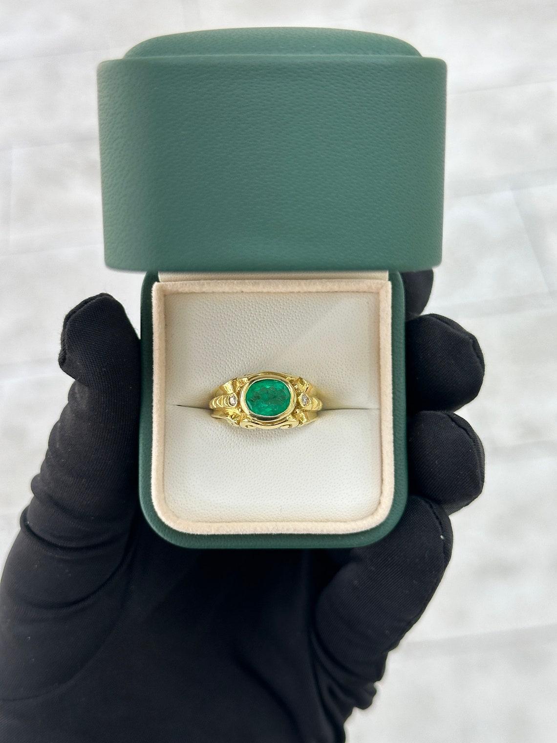 Women's 18K Gold 1.05tcw Oval Colombian Emerald & Diamond Ring, Antique Bezel Set Design For Sale